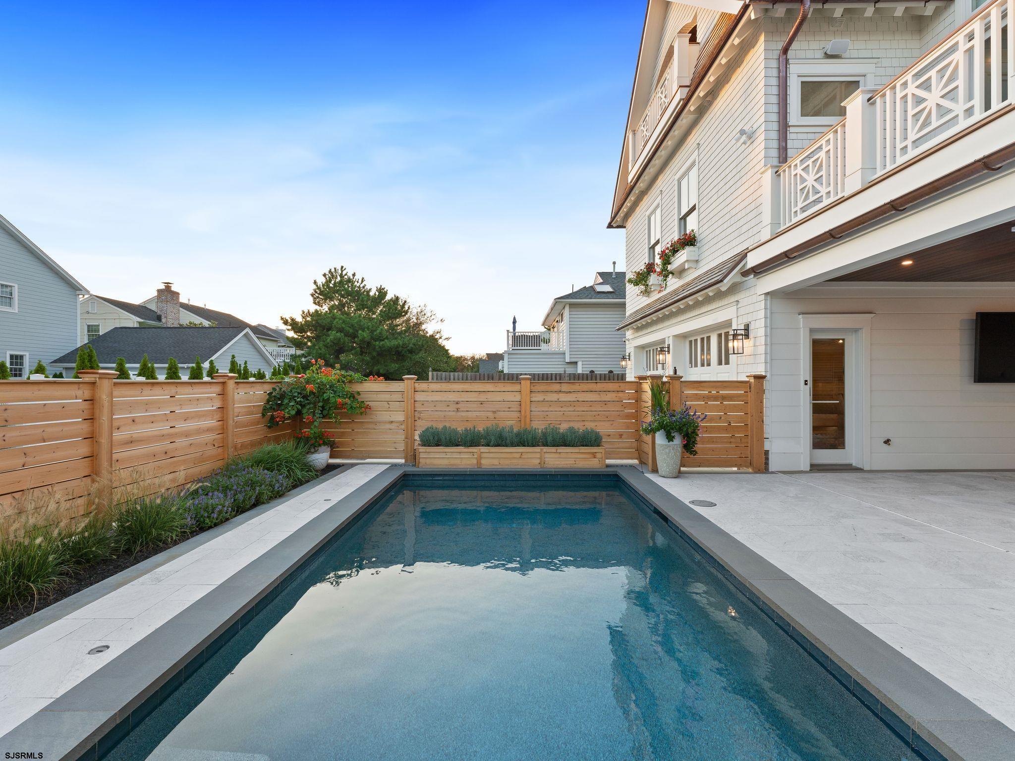 12 E Newcastle Road