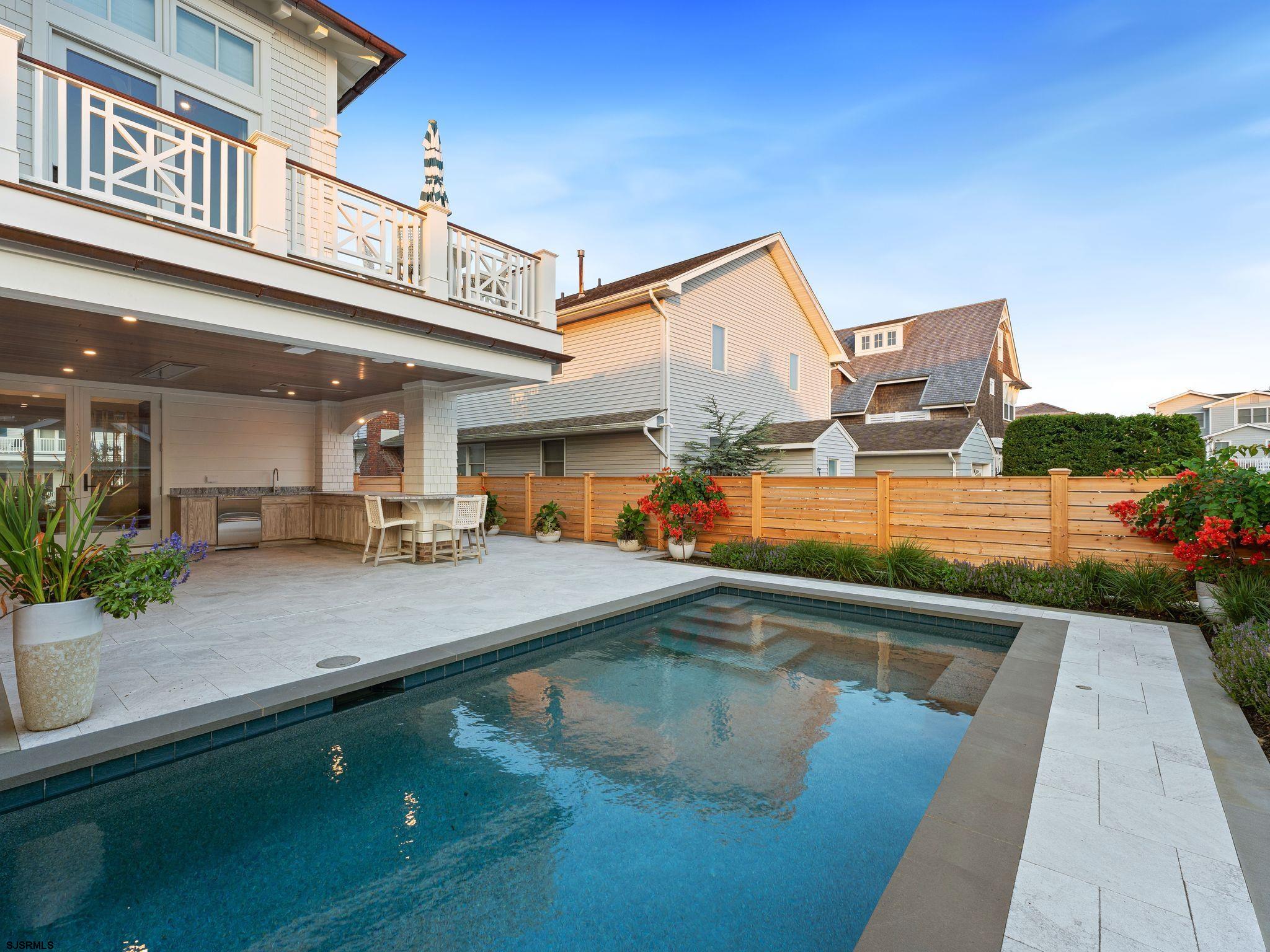 12 E Newcastle Road