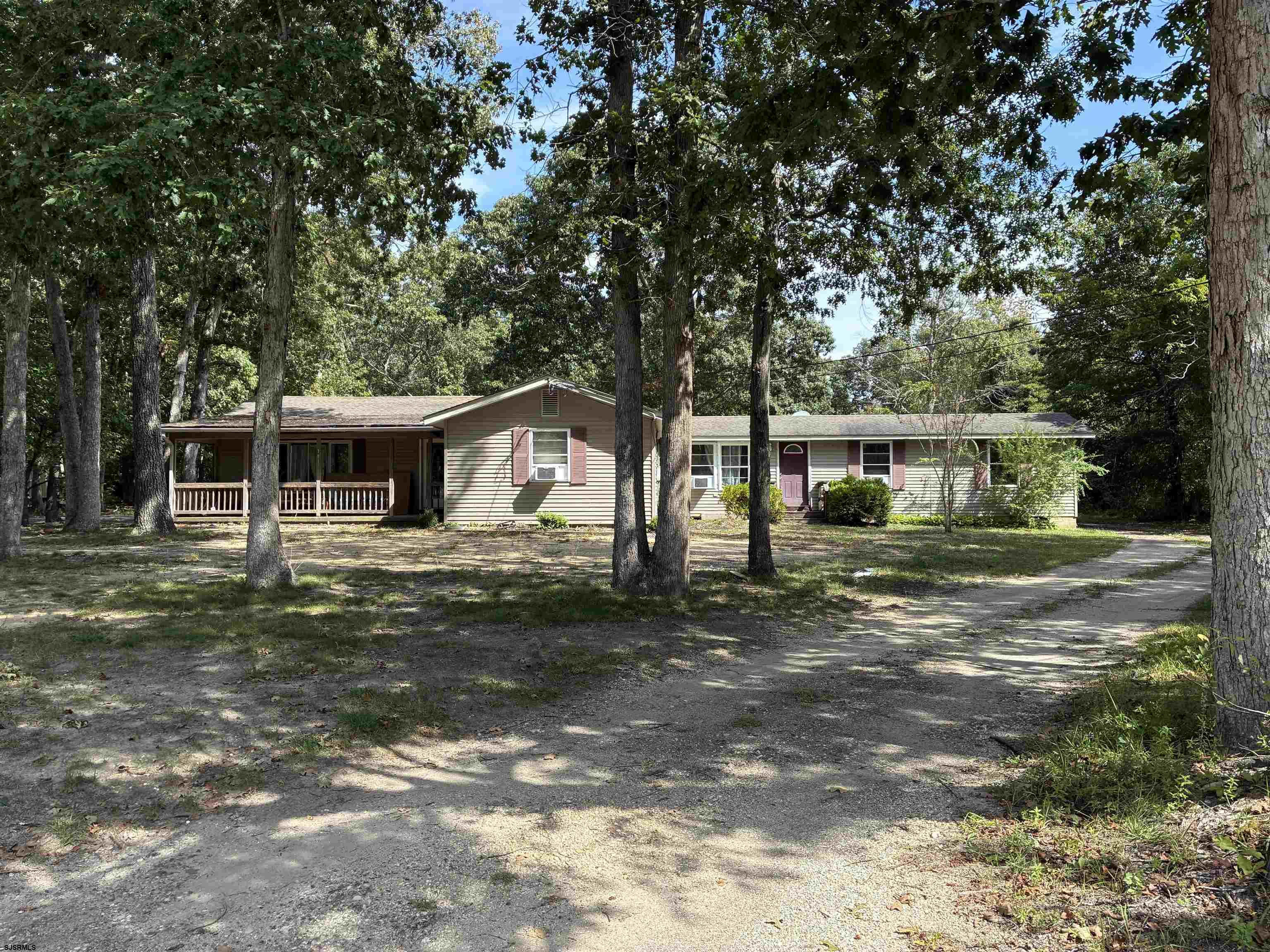 781 Route 50 - Picture 1