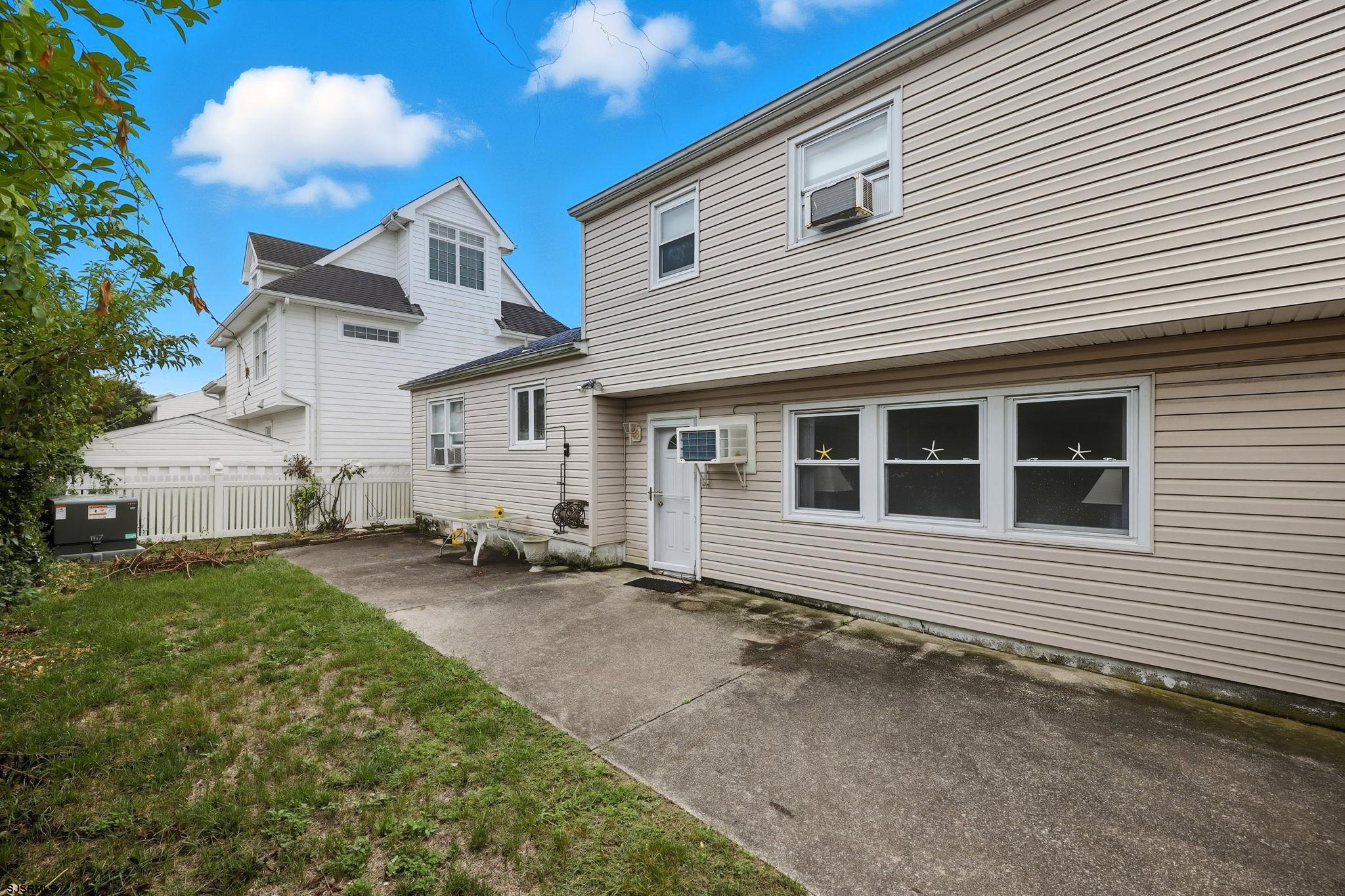 507 N Douglas Avenue