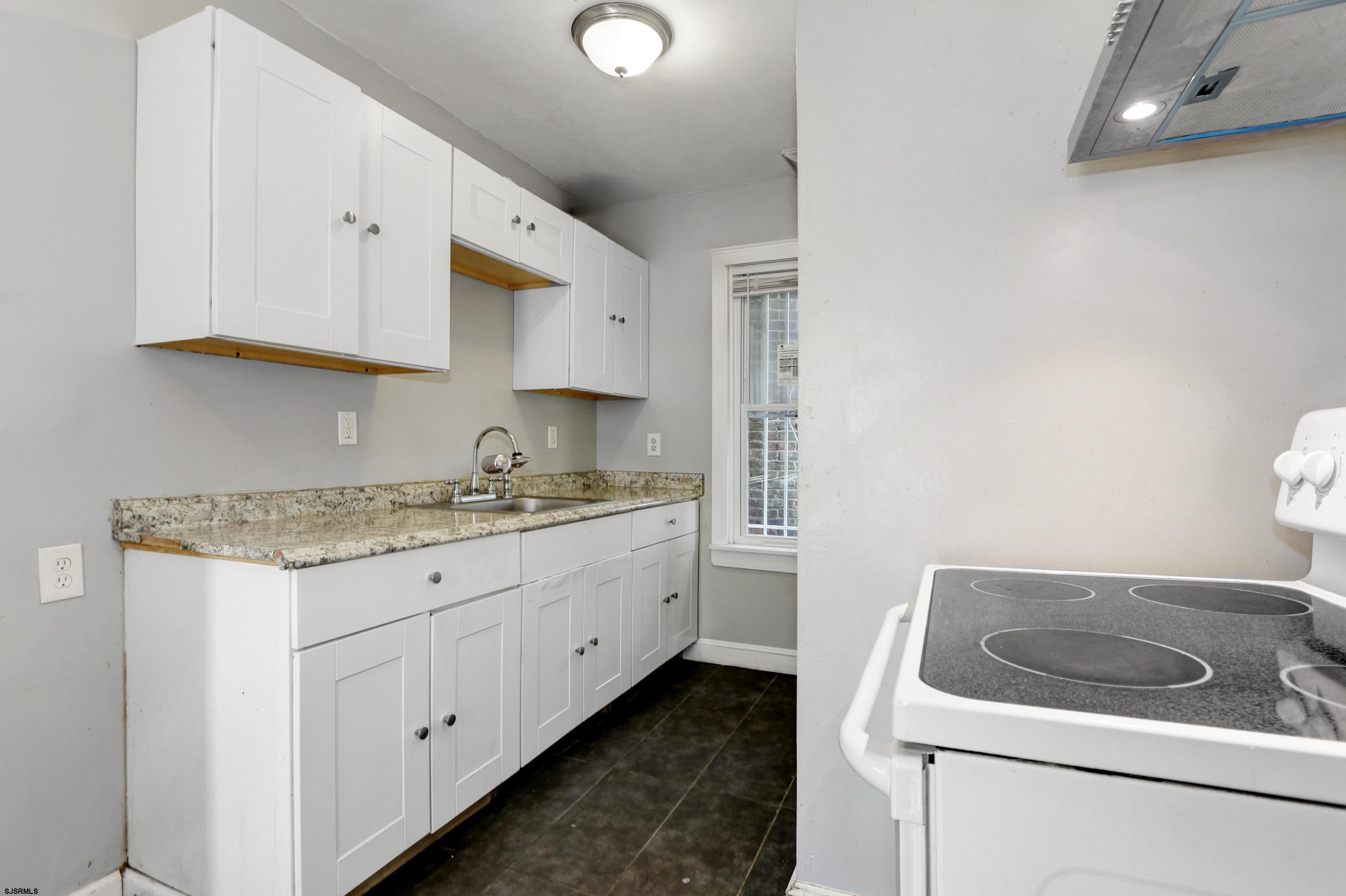 1007 N Ohio Avenue - Picture 4