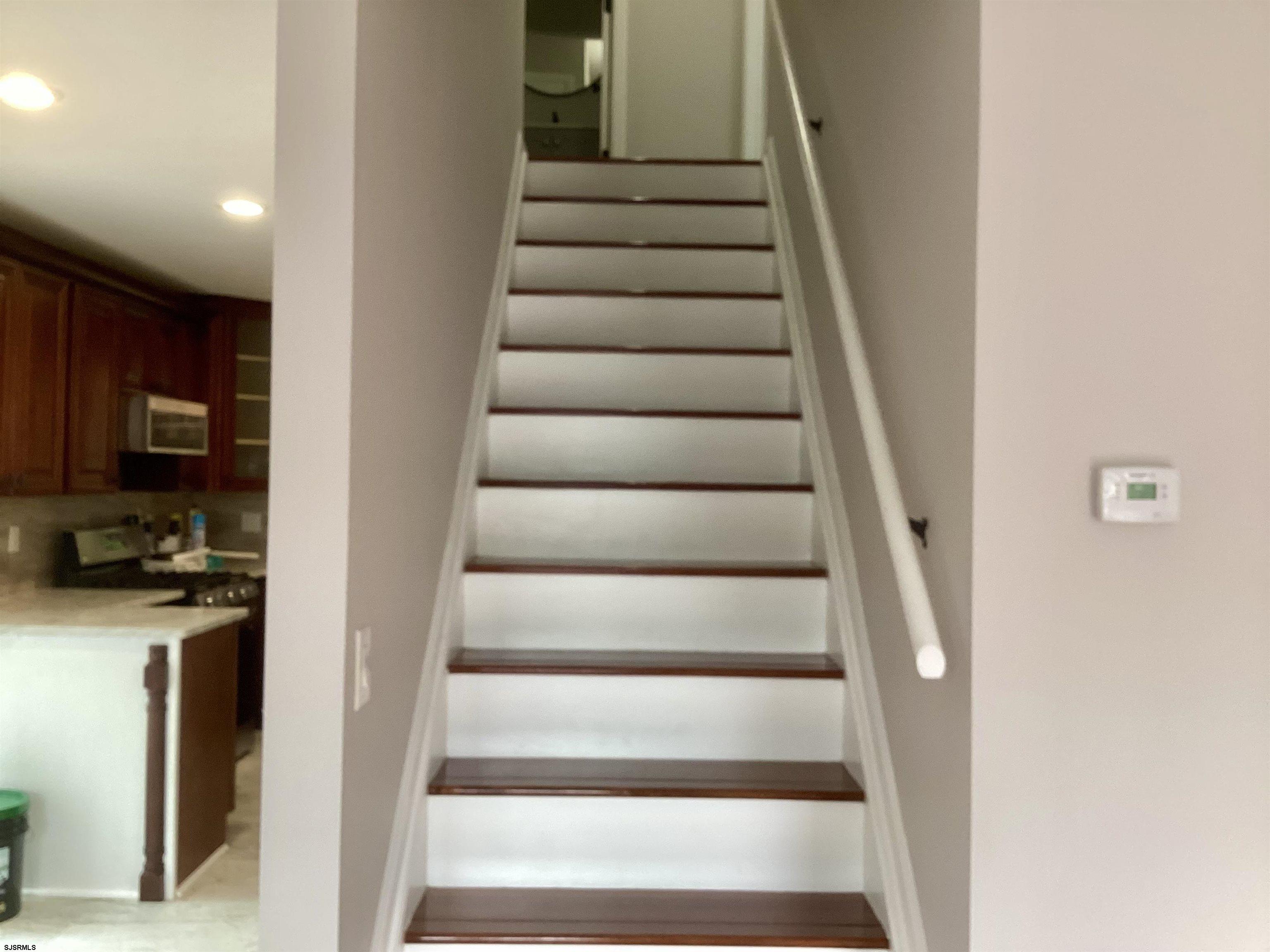 121 Constitution Dr