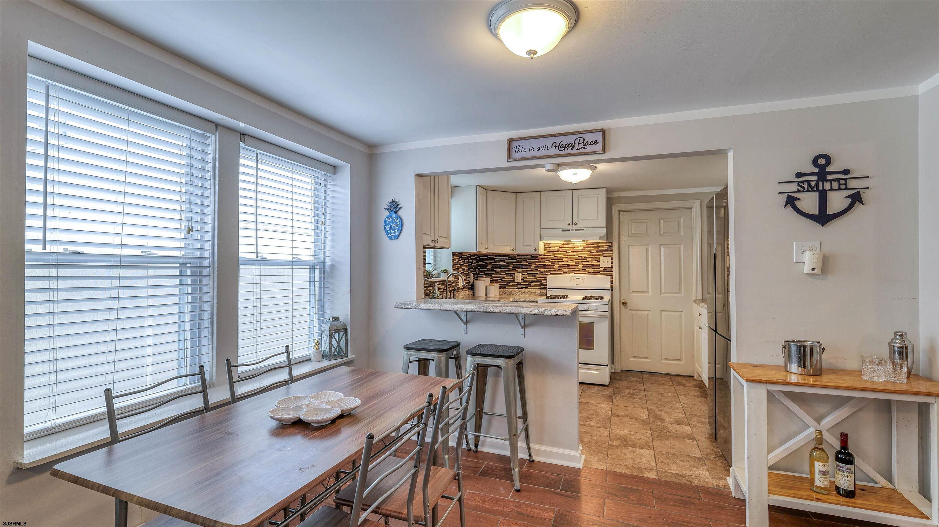 200 N Sacramento Avenue