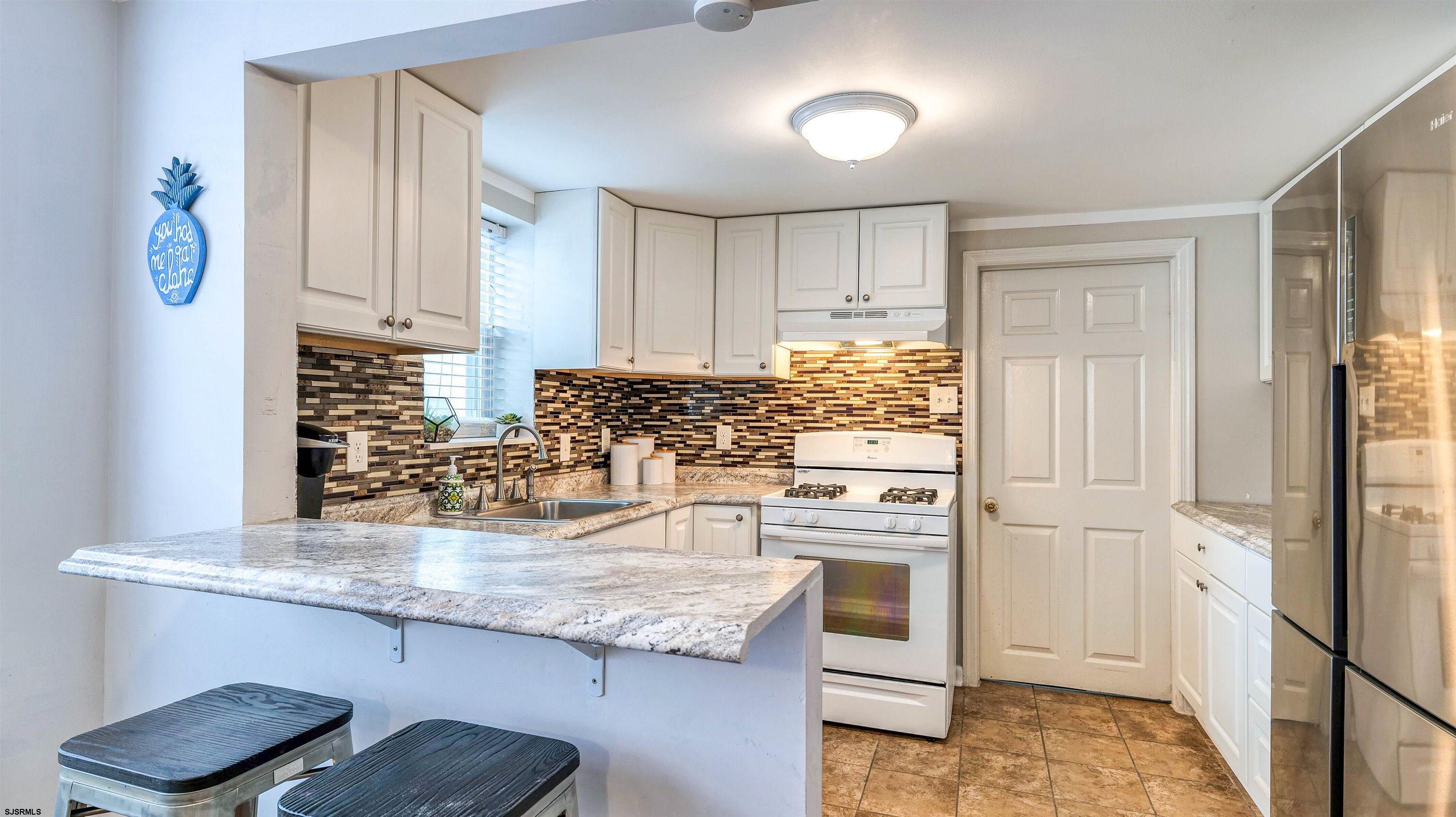 200 N Sacramento Avenue