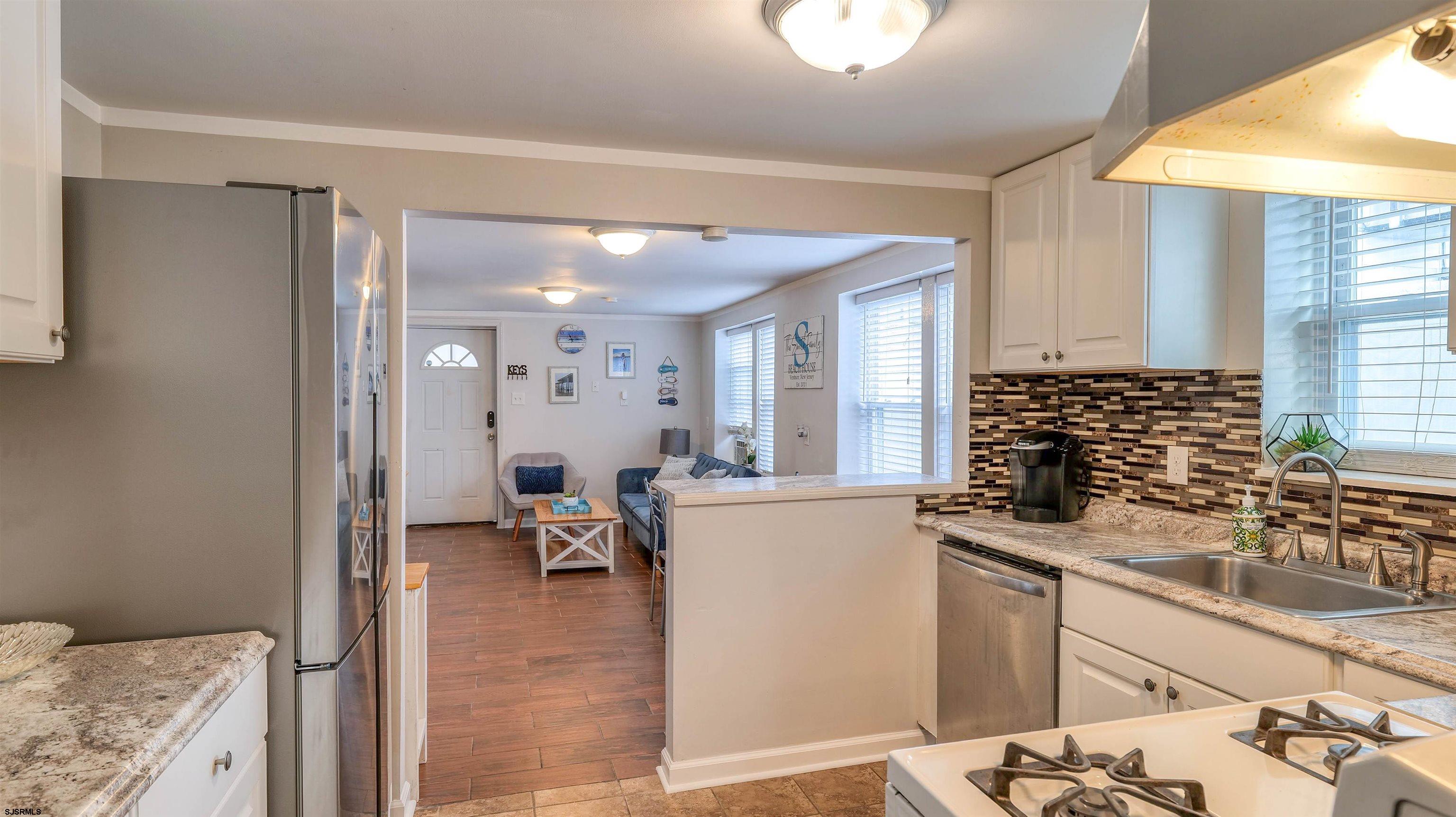 200 N Sacramento Avenue