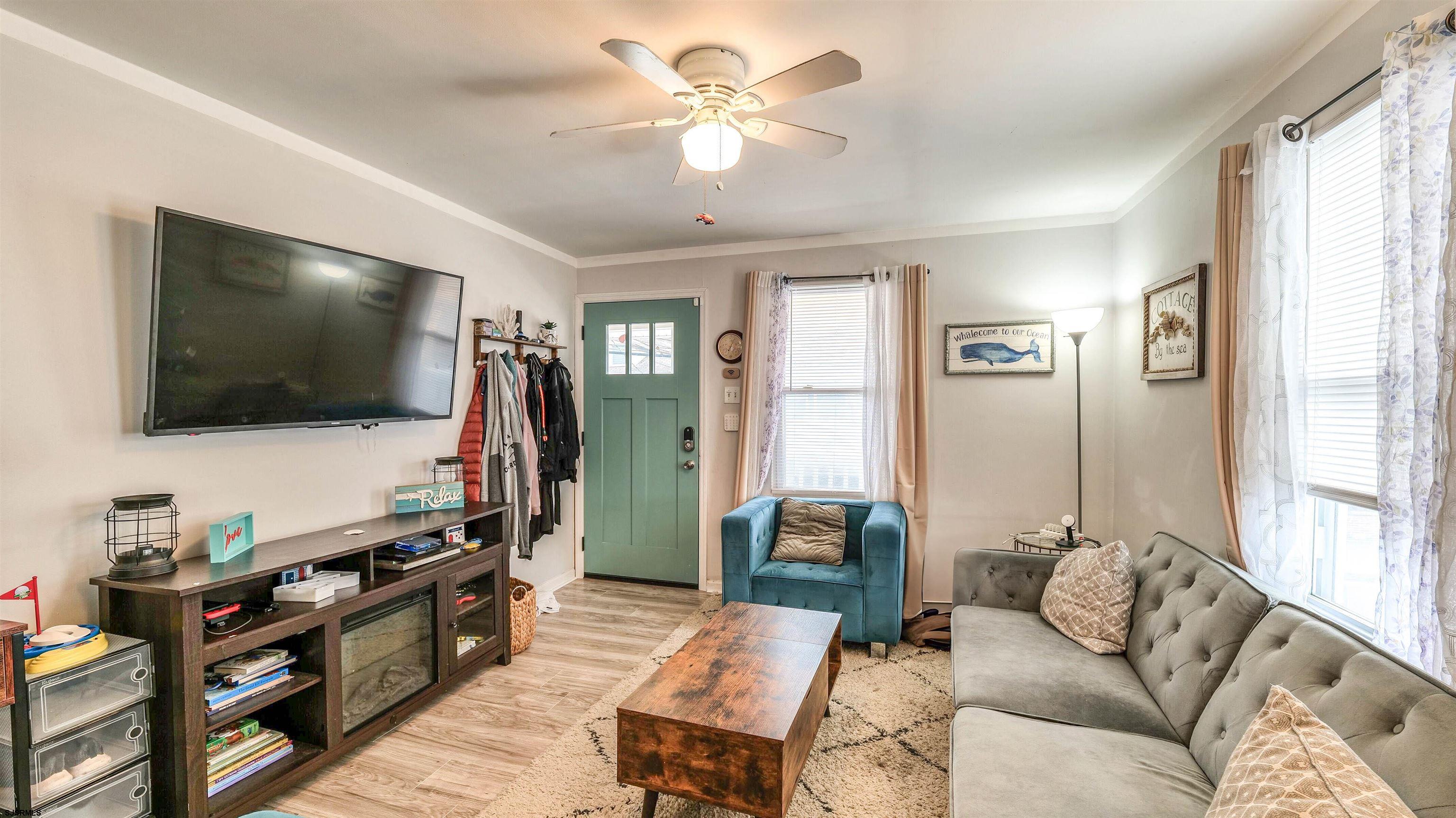 200 N Sacramento Avenue