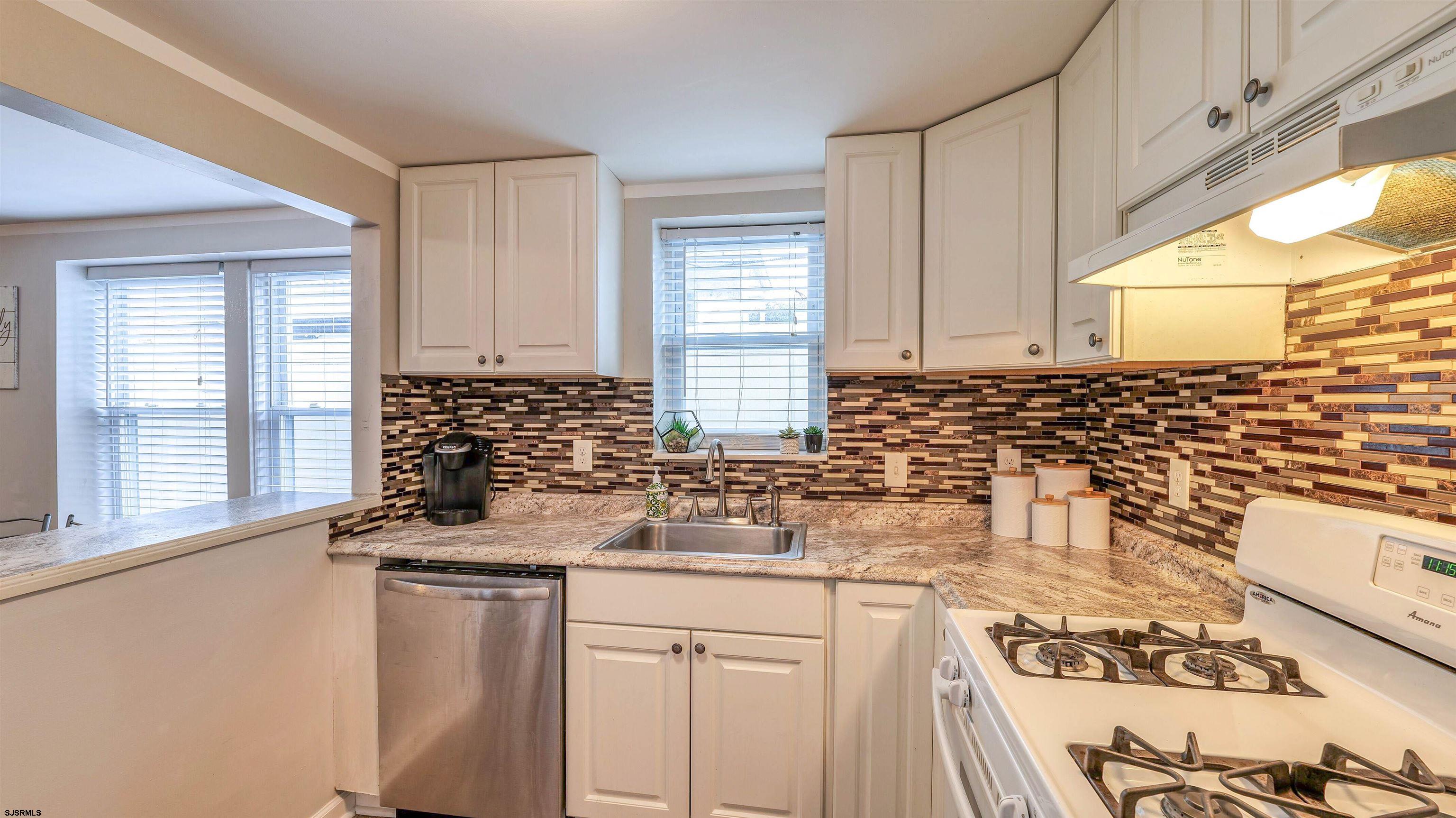 200 N Sacramento Avenue