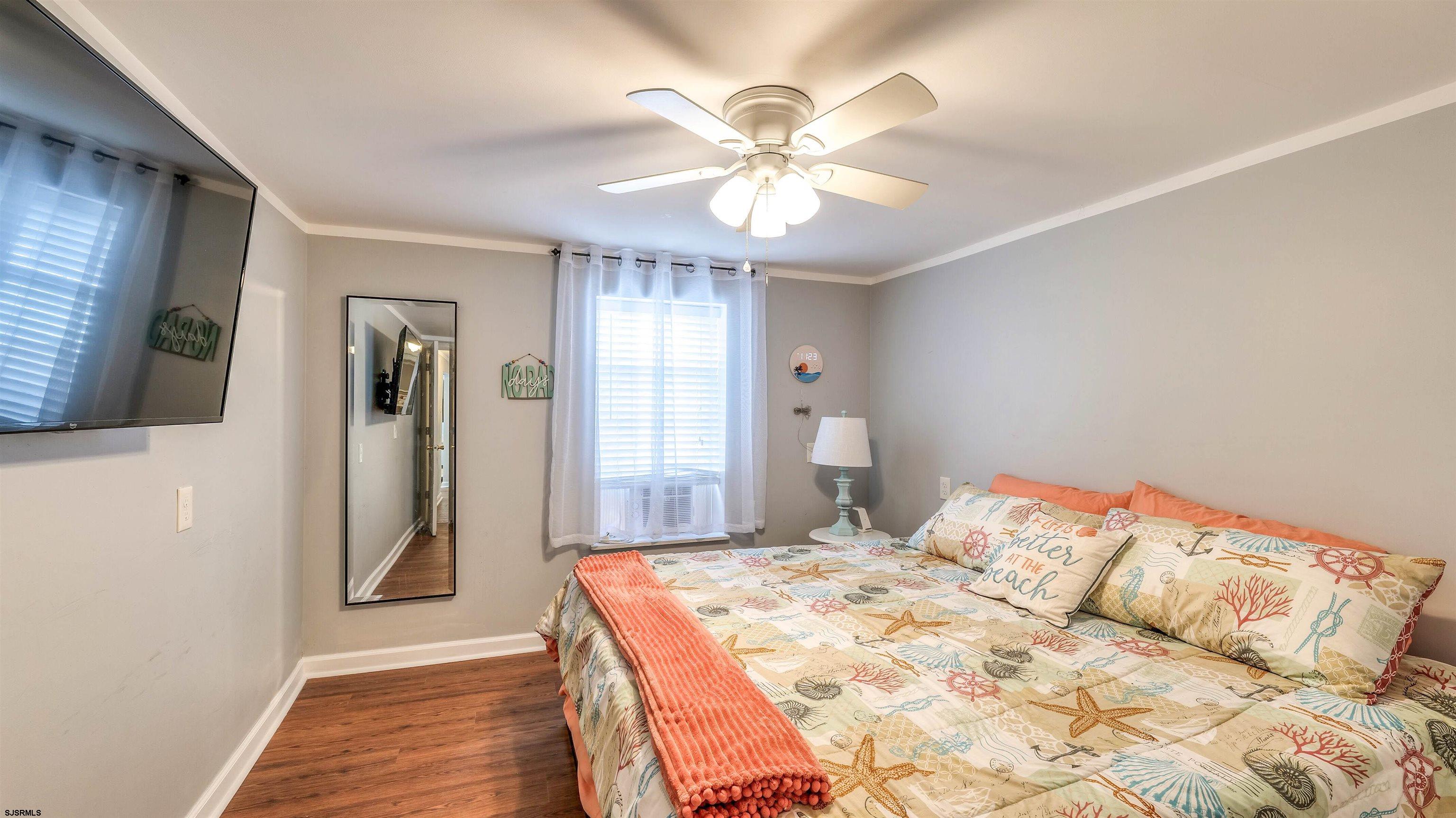 200 N Sacramento Avenue