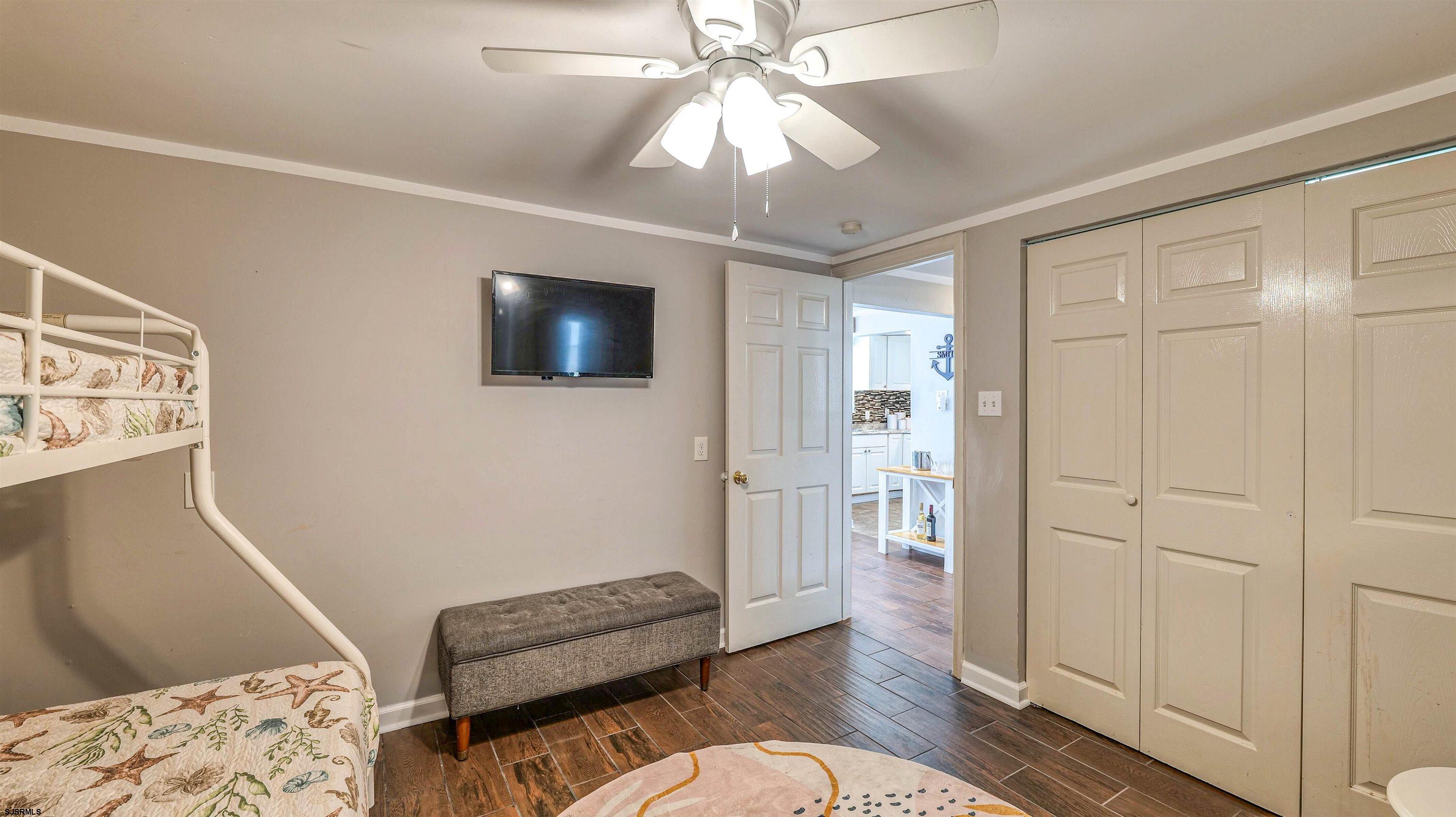 200 N Sacramento Avenue