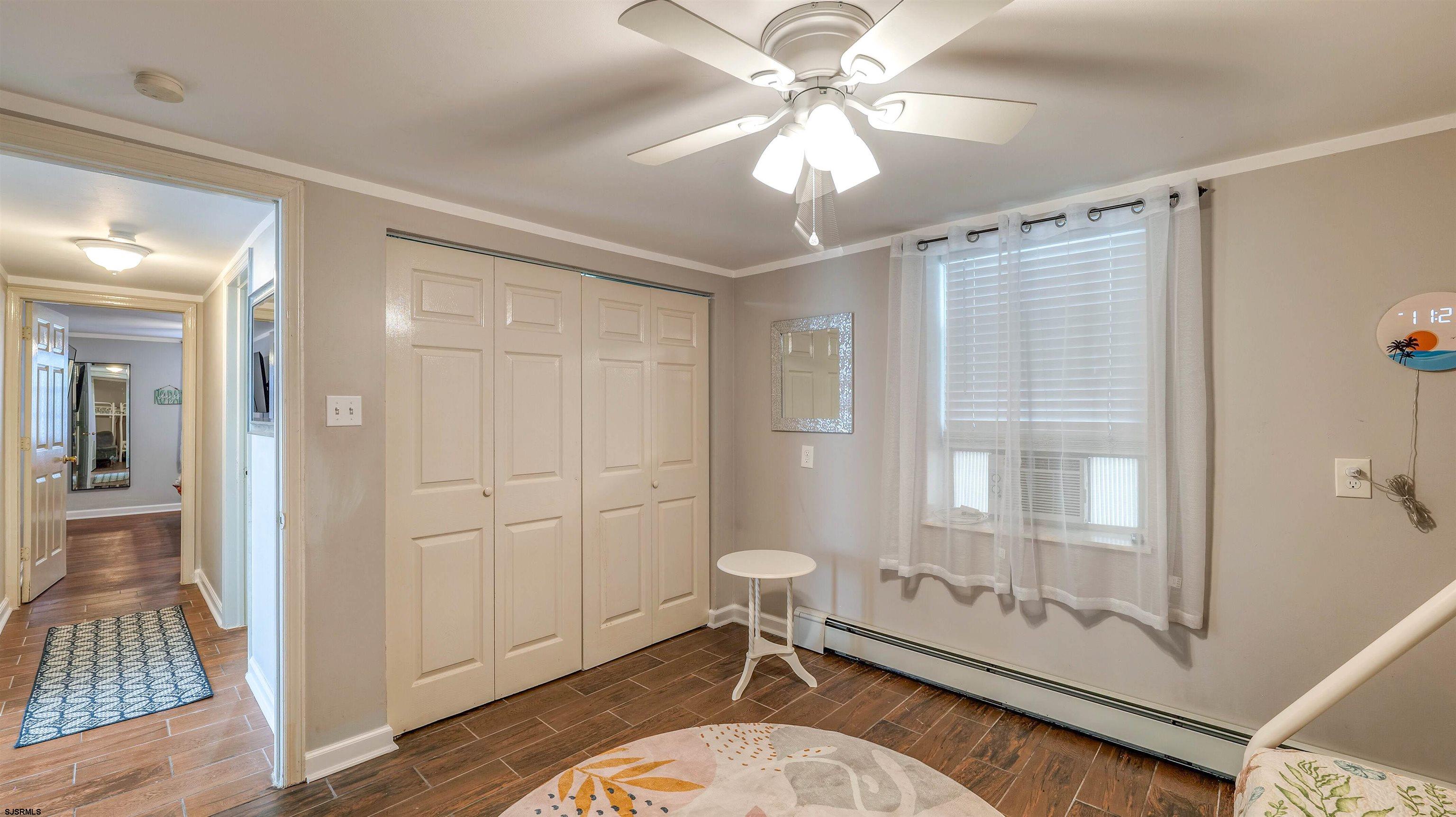 200 N Sacramento Avenue