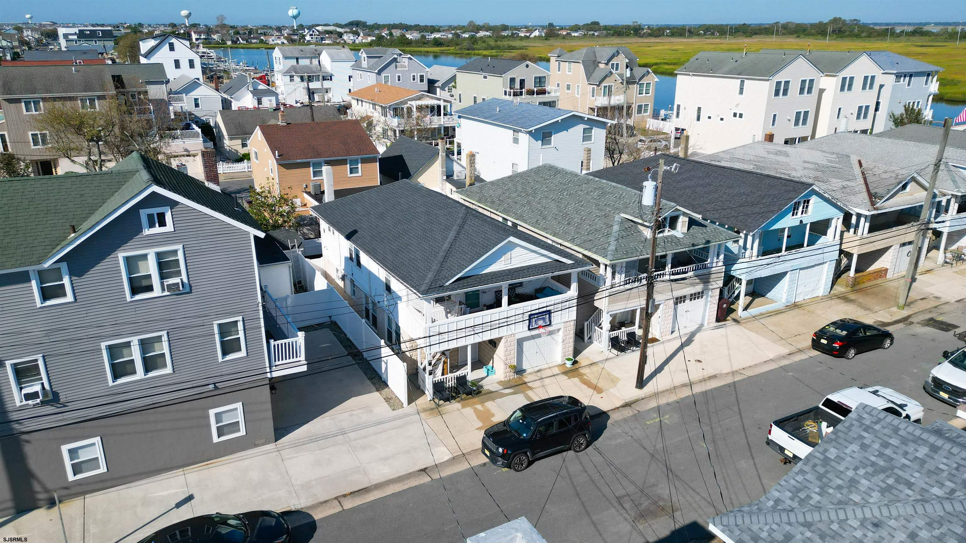 200 N Sacramento Avenue