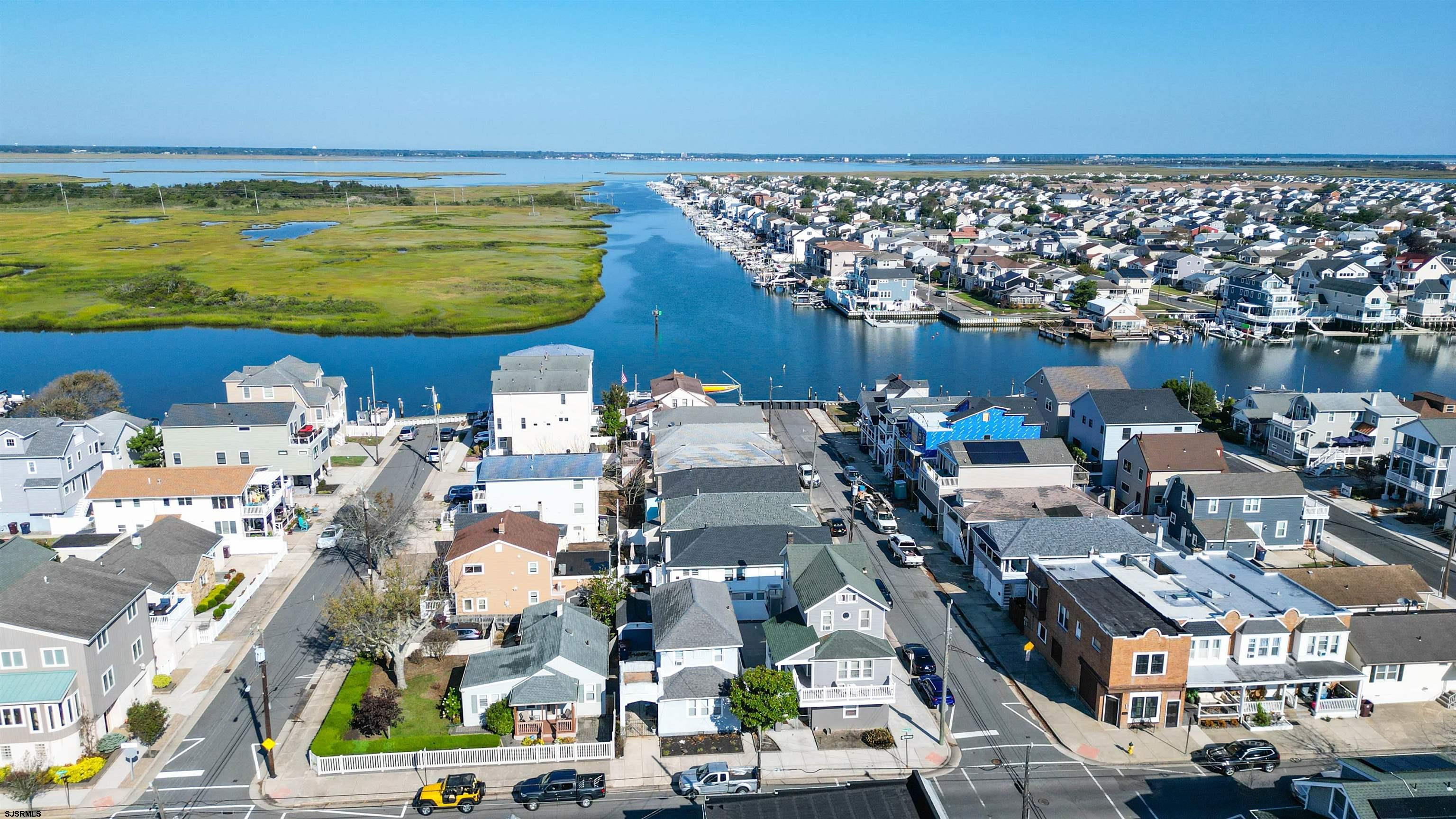 200 N Sacramento Avenue