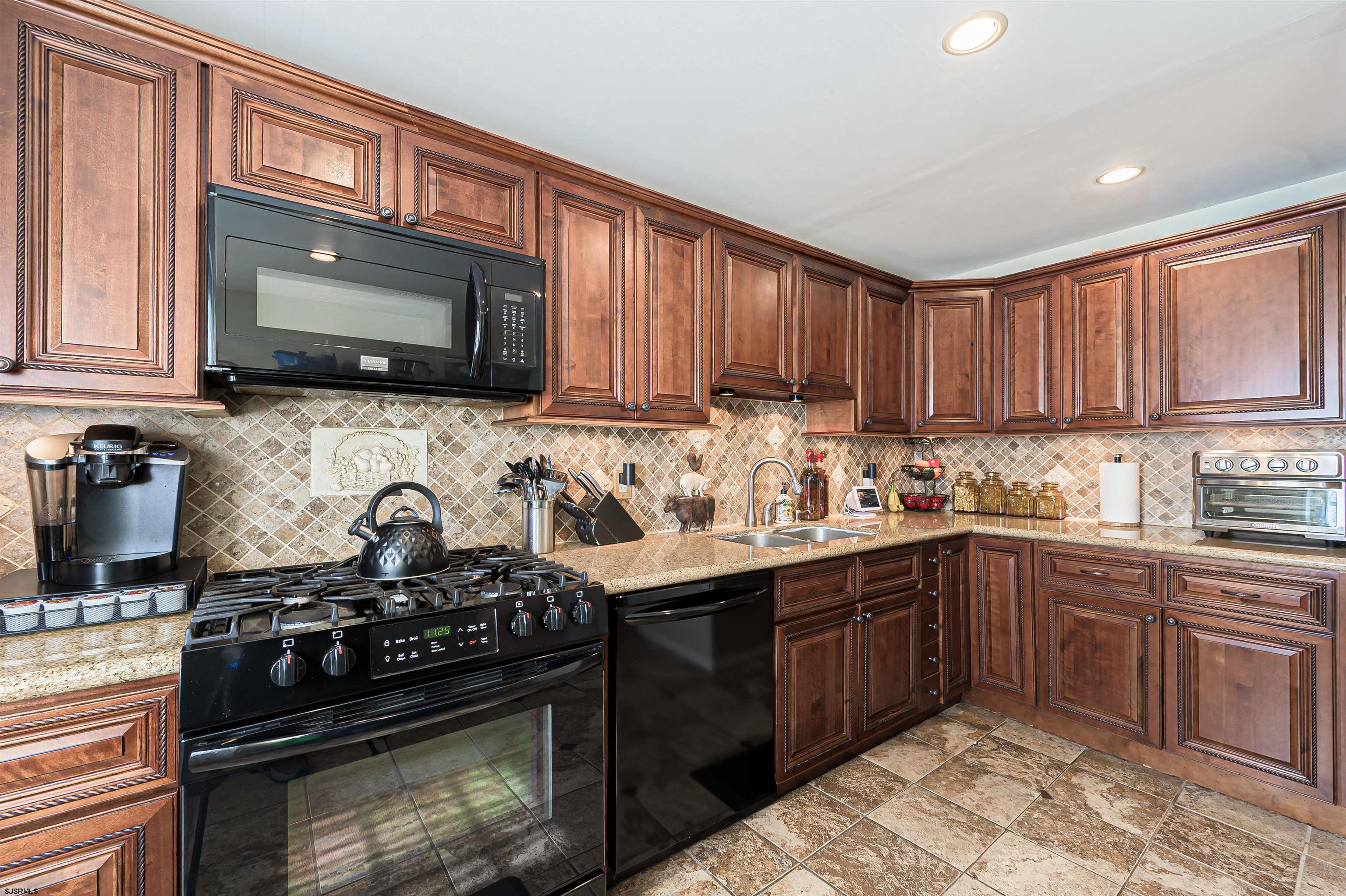 348 N Connecticut Avenue