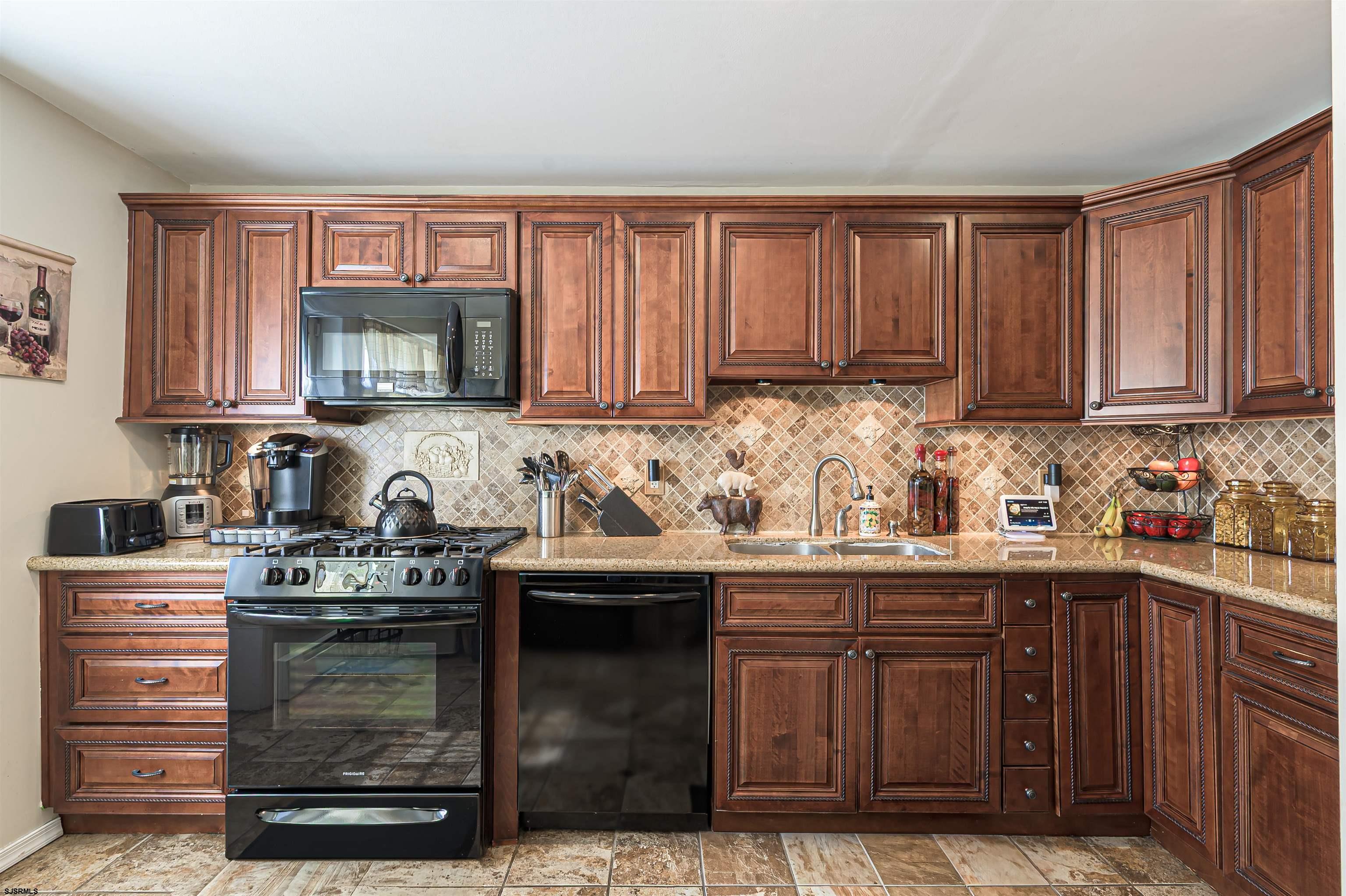 348 N Connecticut Avenue