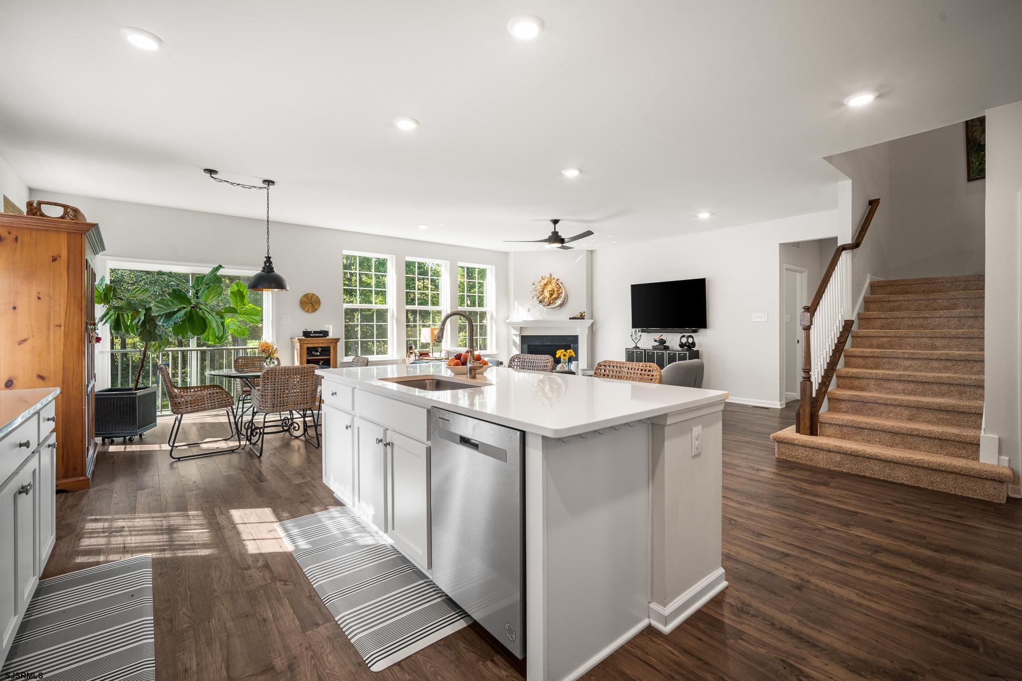 145 Laquinta Dr