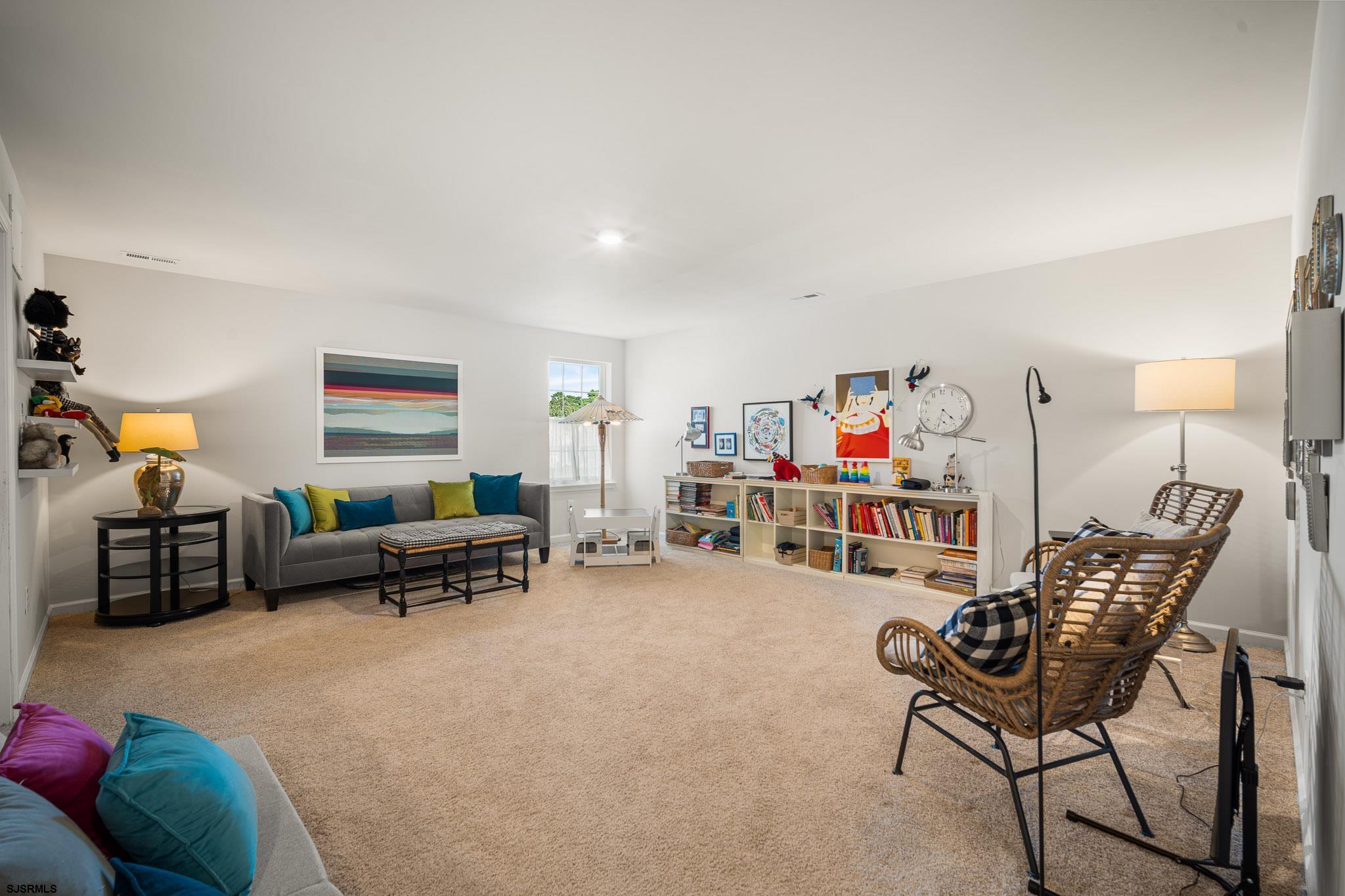 145 Laquinta Dr