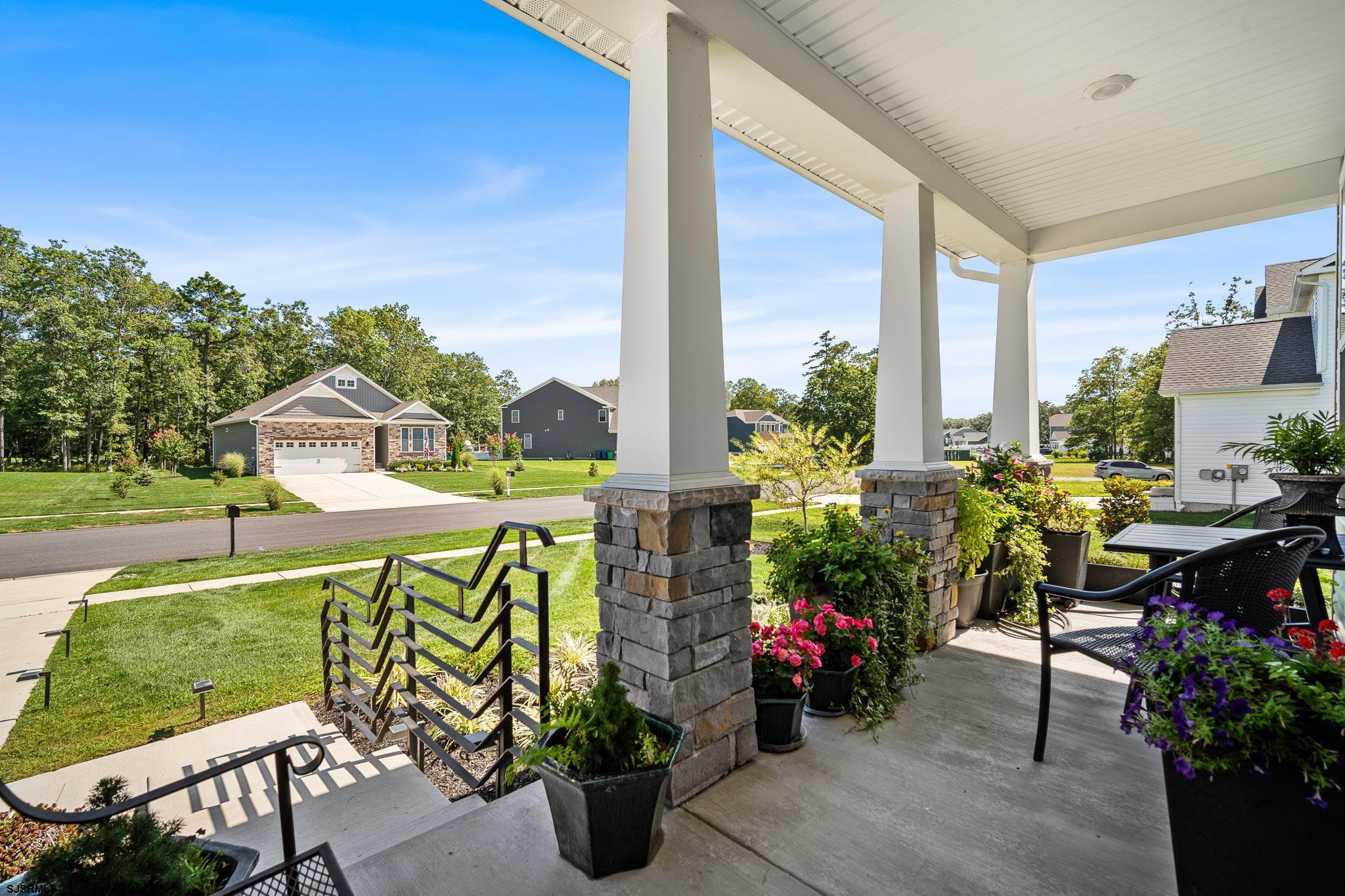 145 Laquinta Dr - Picture 2