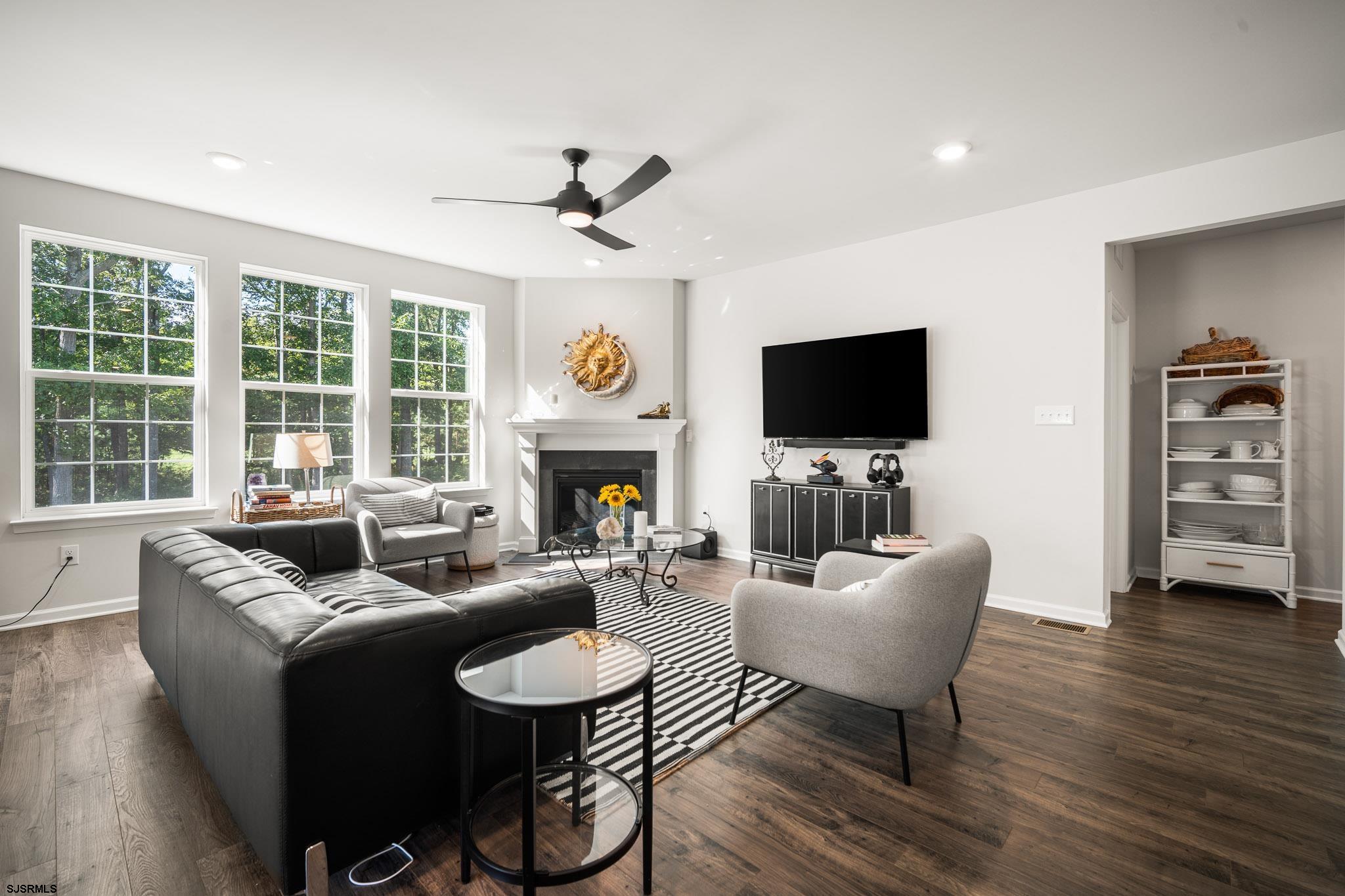 145 Laquinta Dr