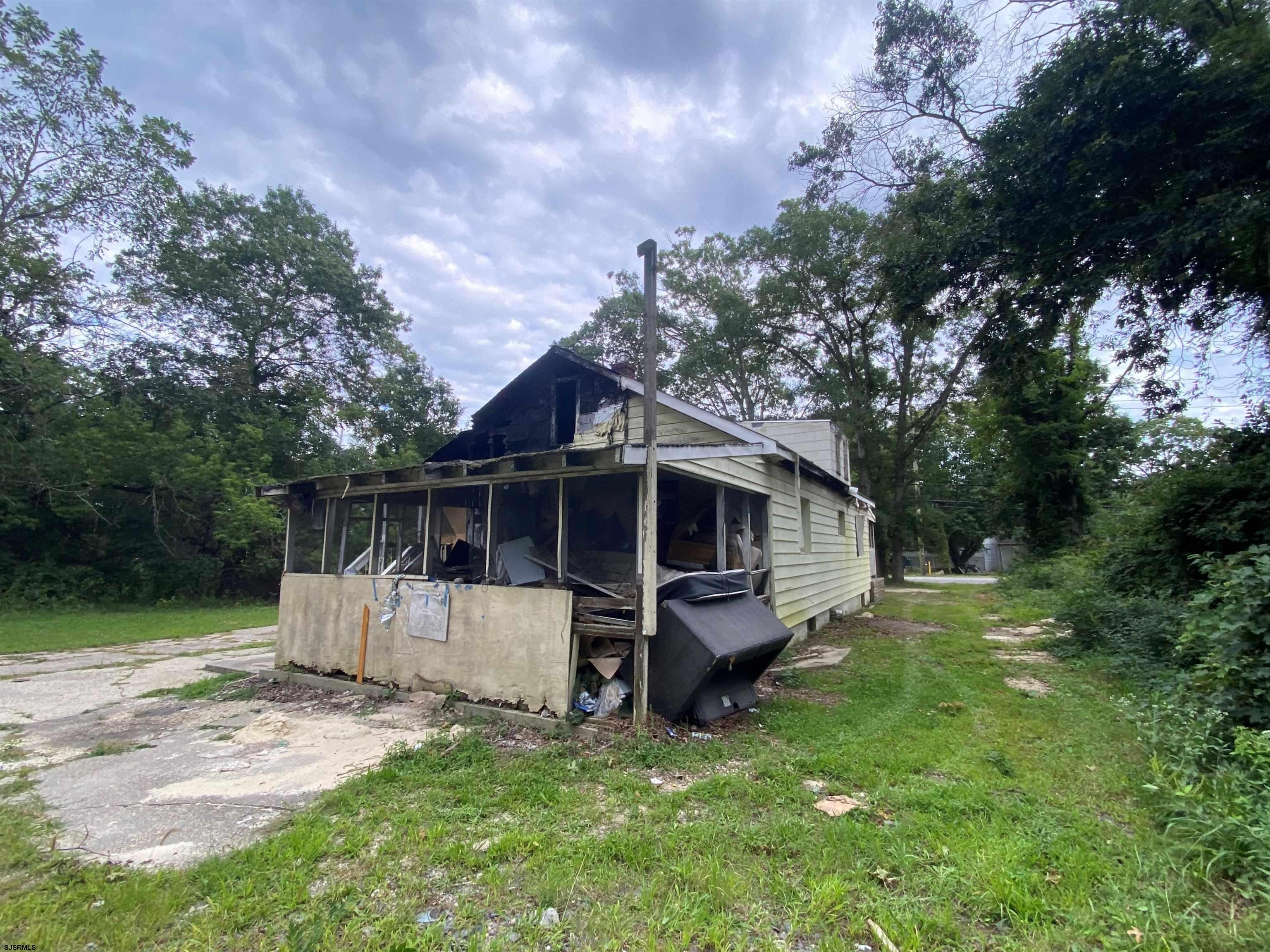 2607 Fire Road