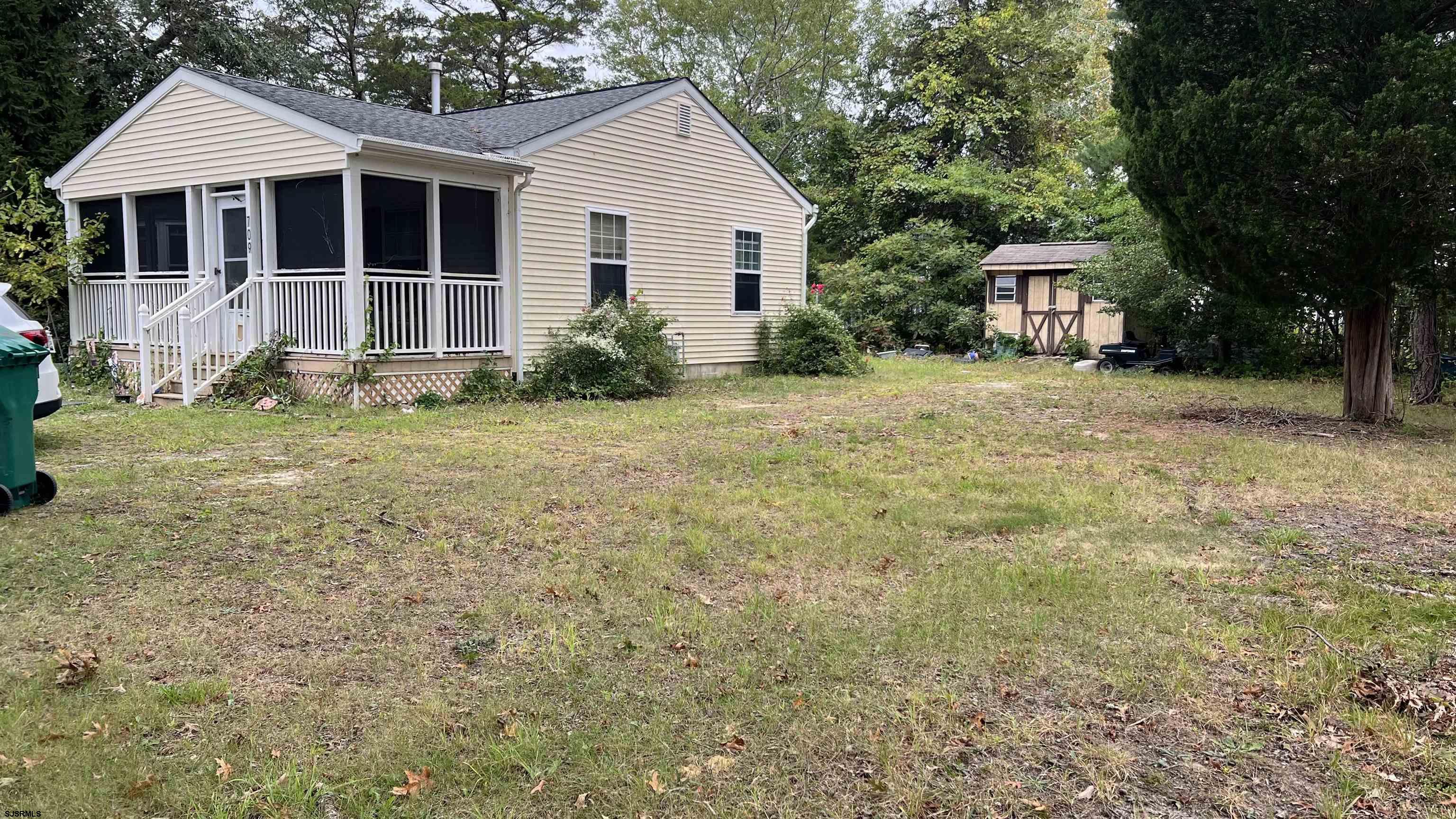 709 E Pennsylvania Avenue - Picture 2