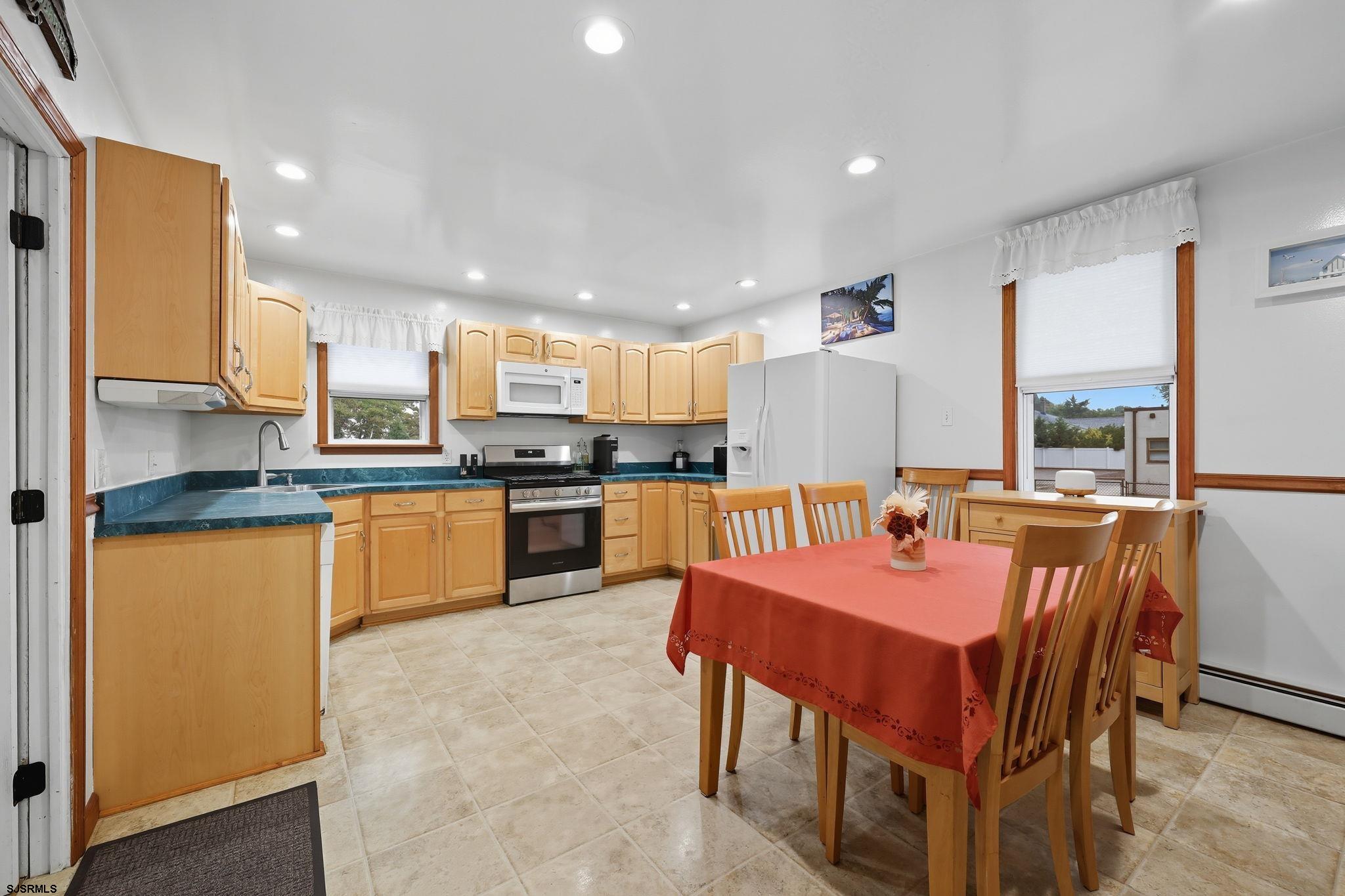 421 Shore Rd
