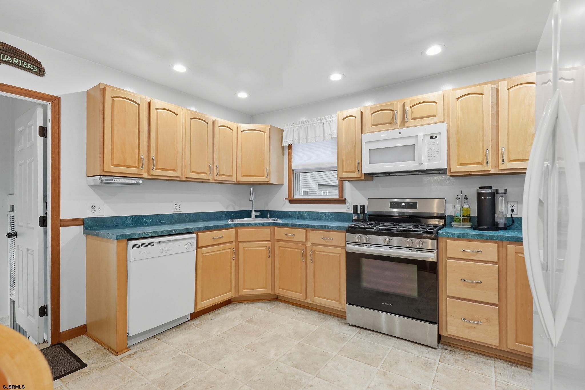 421 Shore Rd