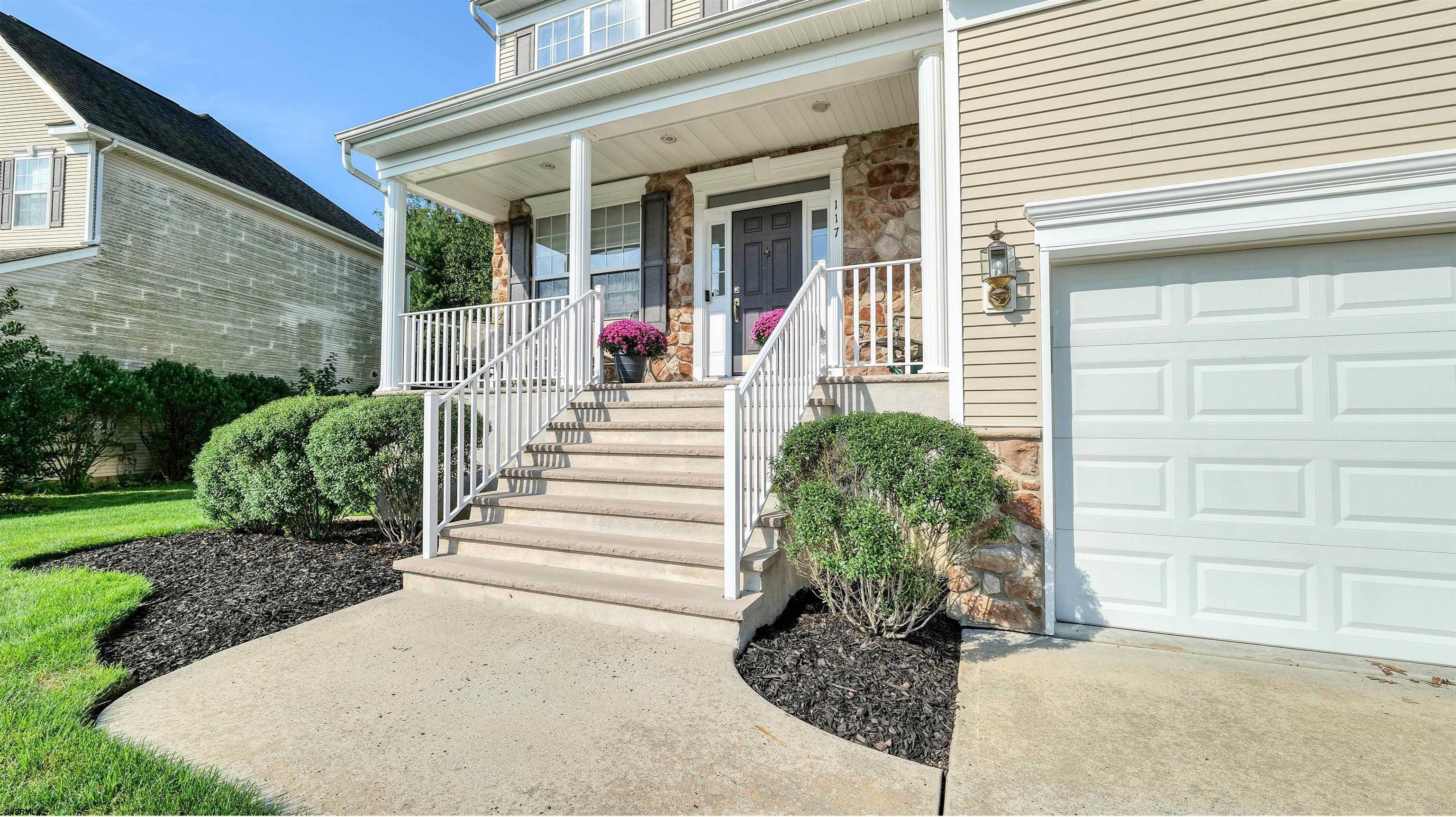 117 Carmel Dr - Picture 1