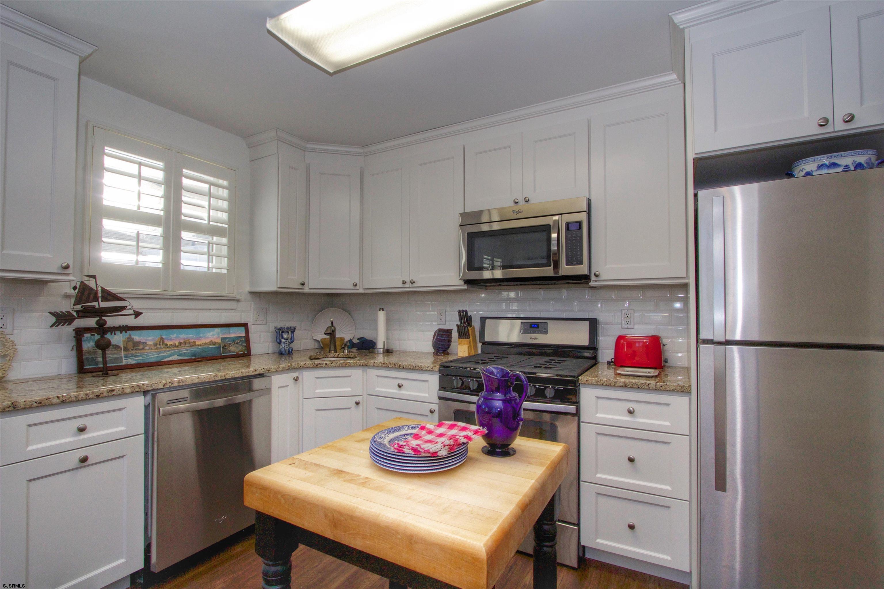 9200-9202 Ventnor Avenue