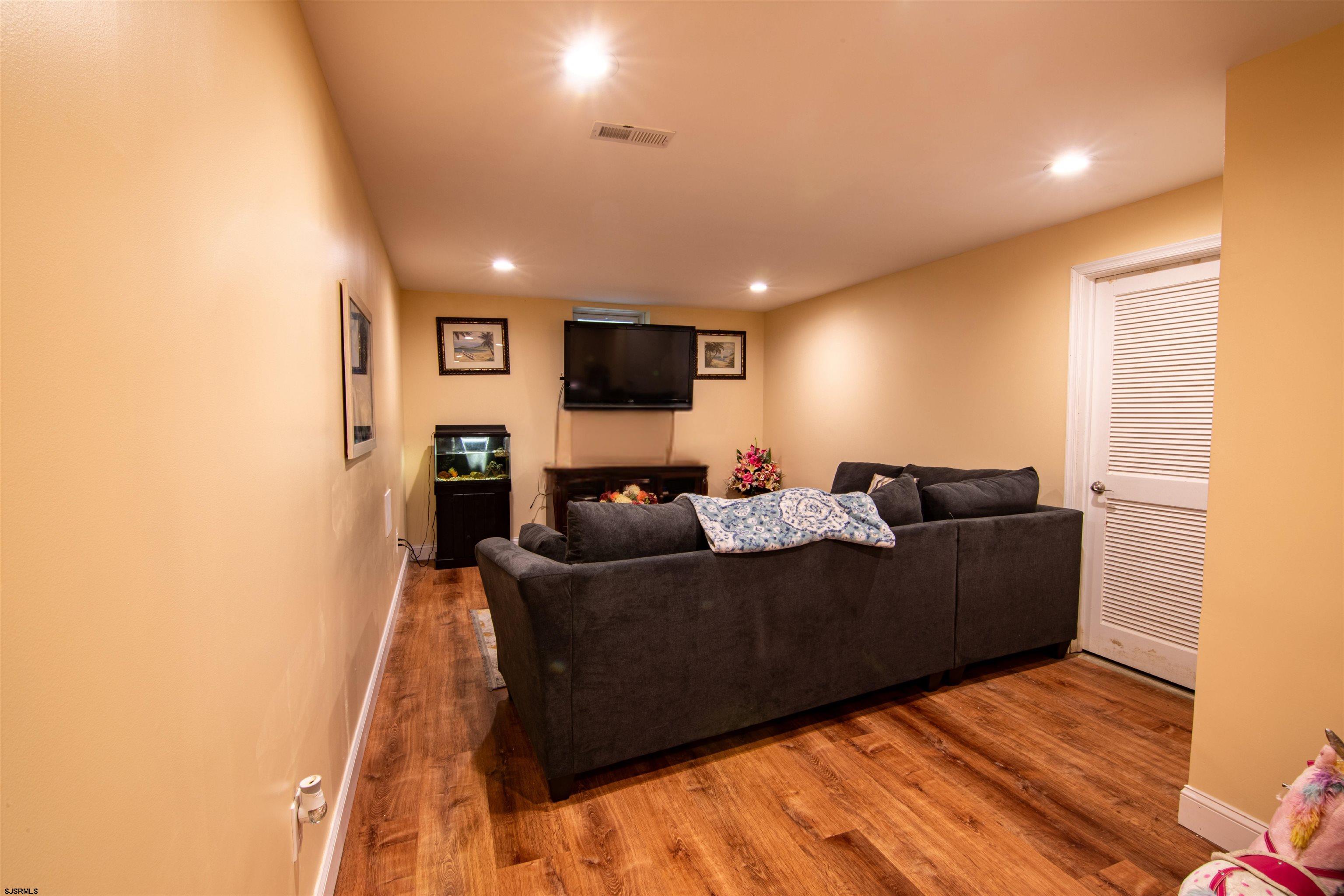279 Churchill Dr Dr