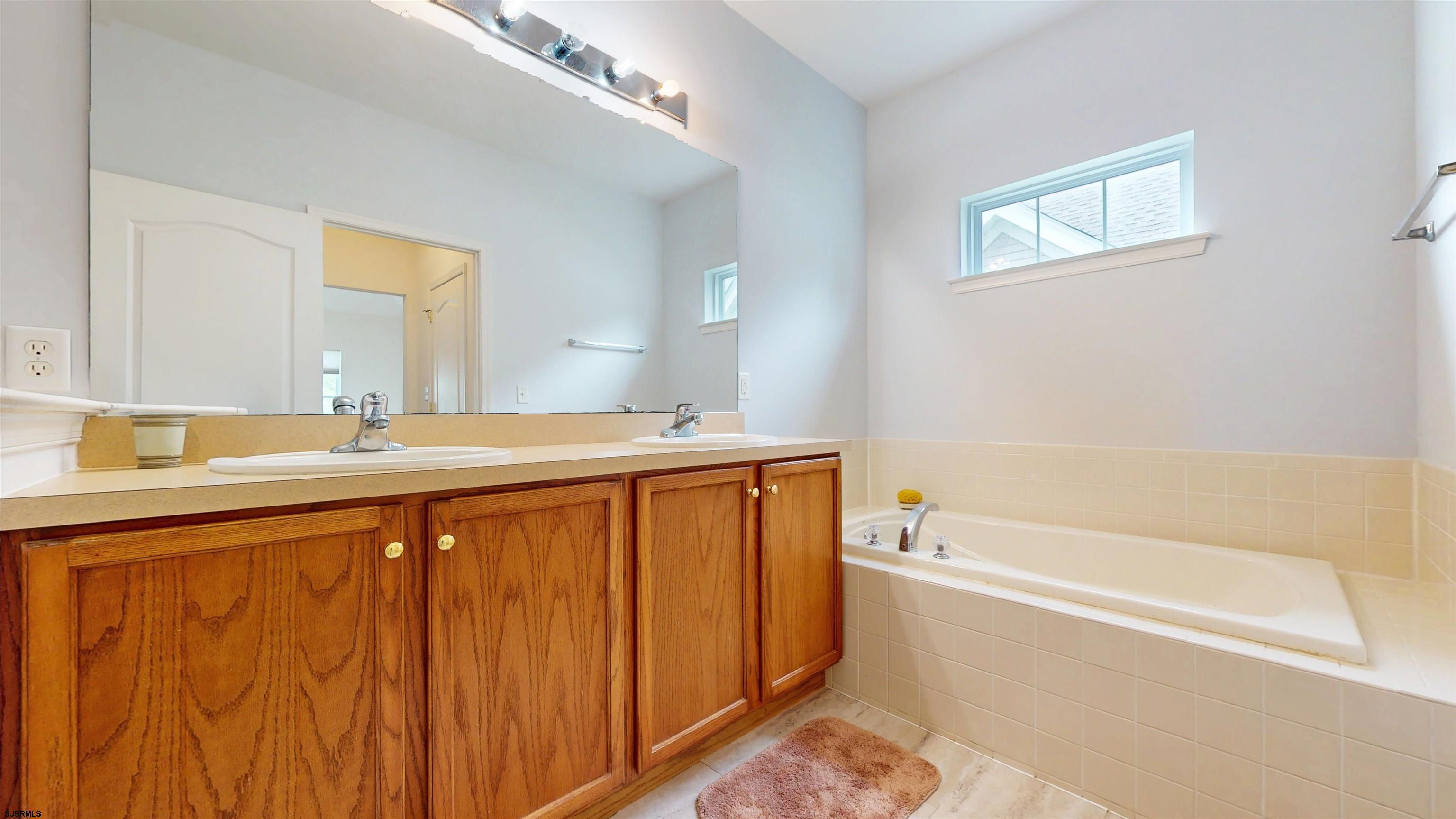 61 Burnside Dr