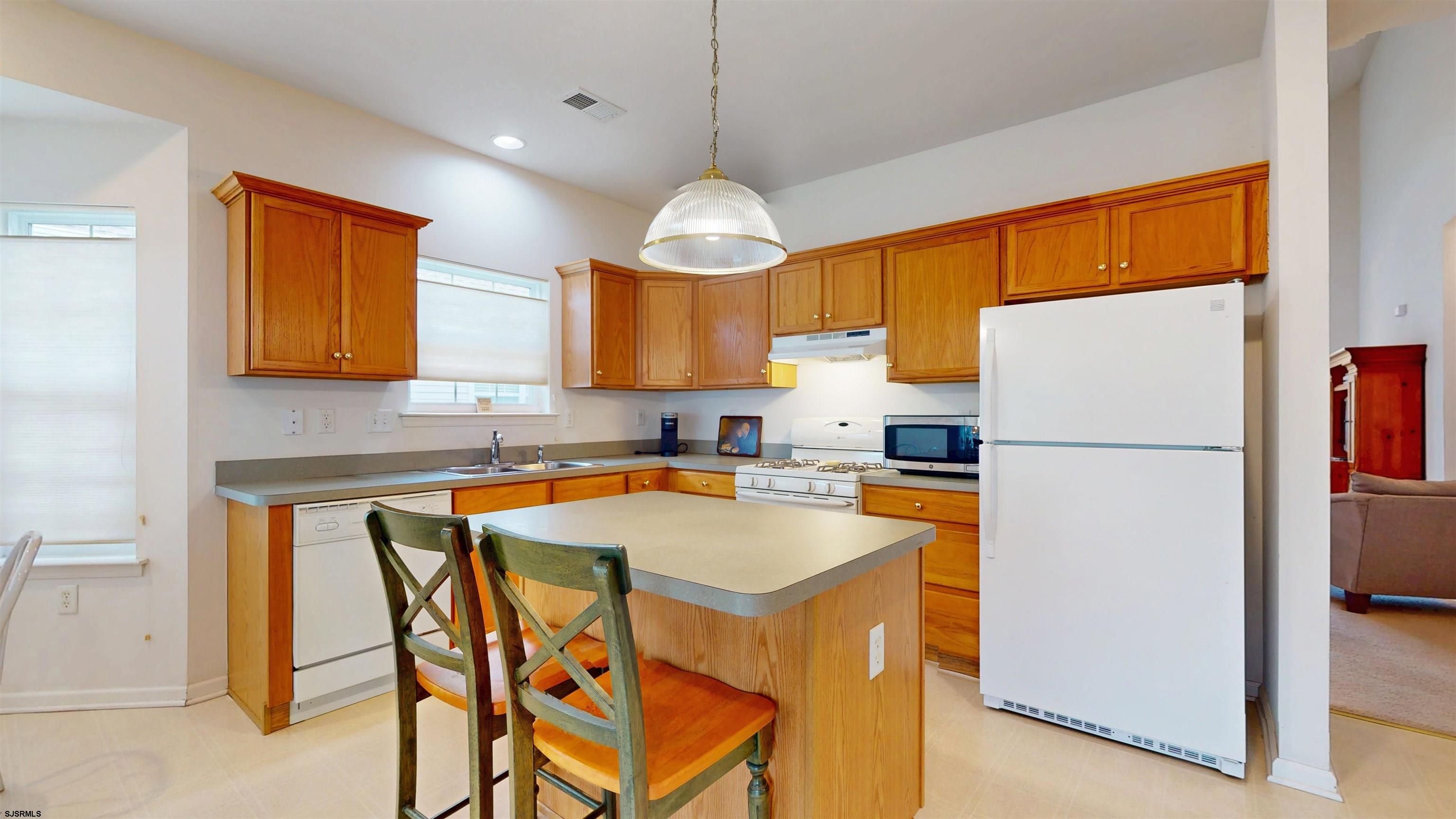61 Burnside Dr - Picture 4