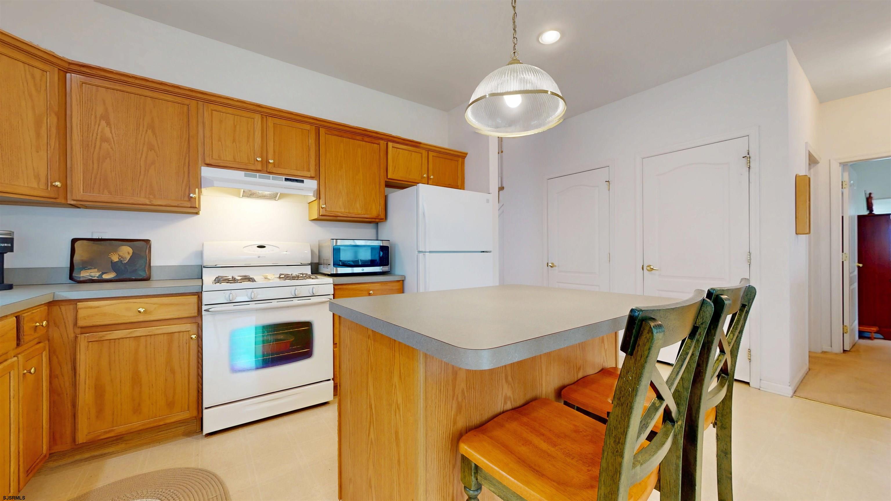 61 Burnside Dr