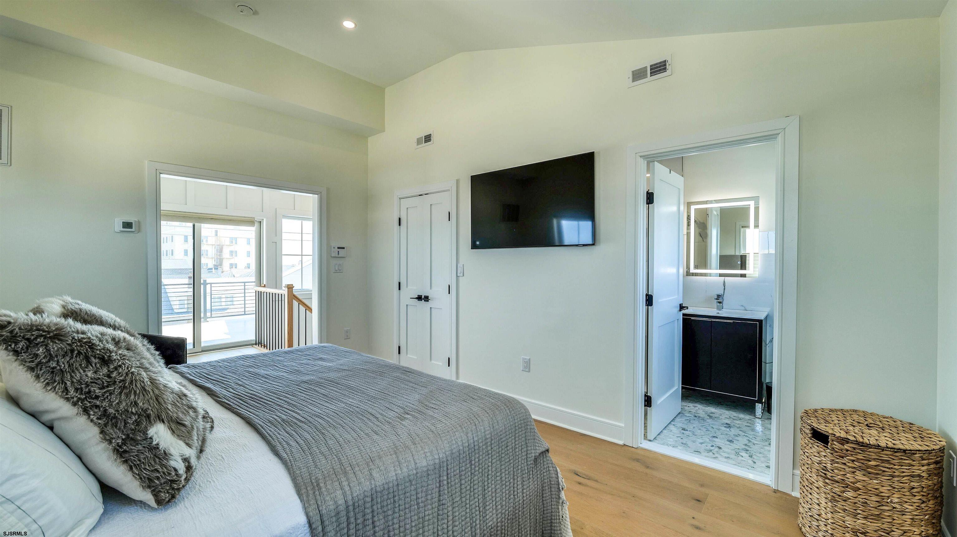 6709 Atlantic Avenue