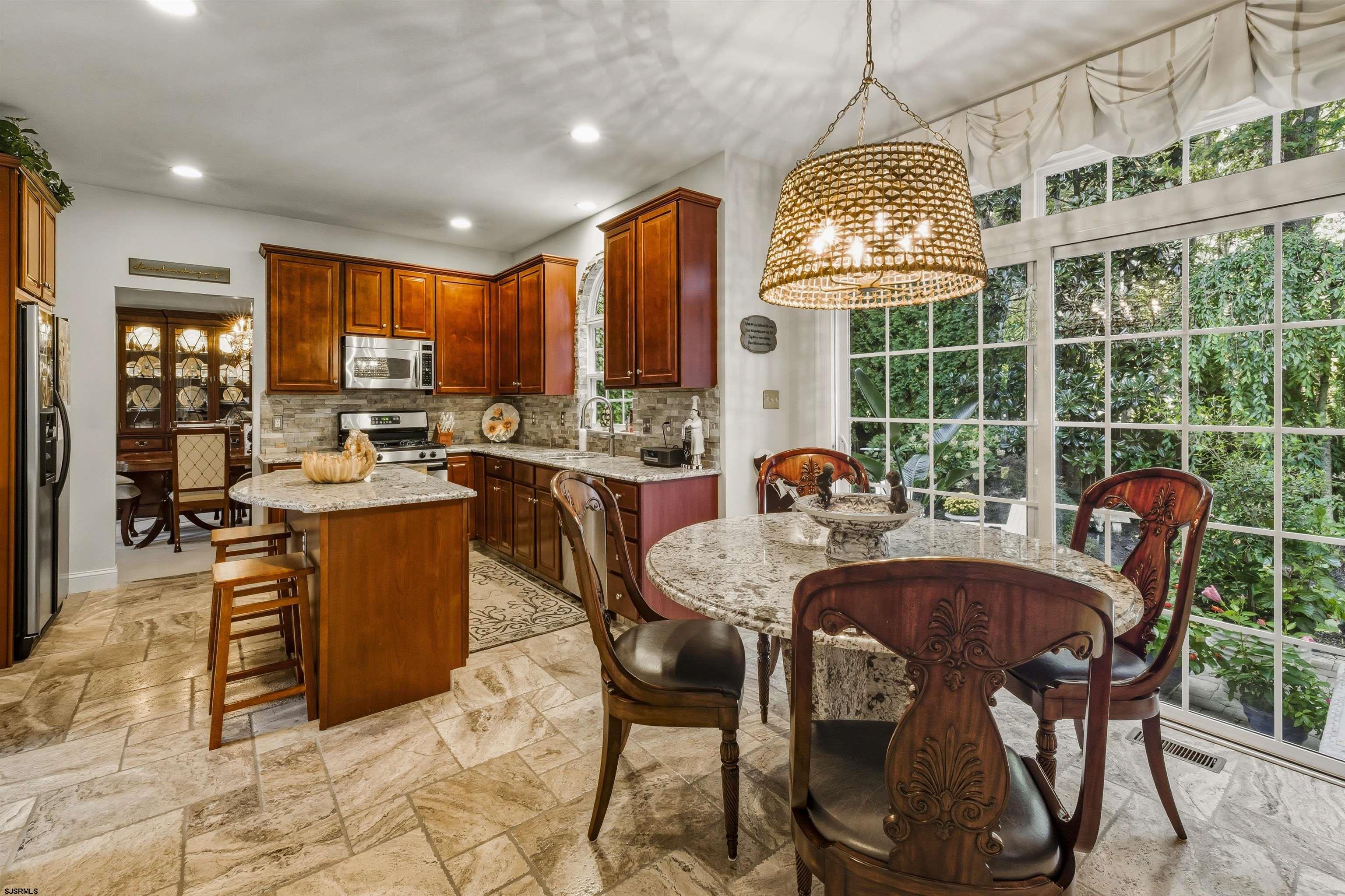 267 CHURCHILL Dr