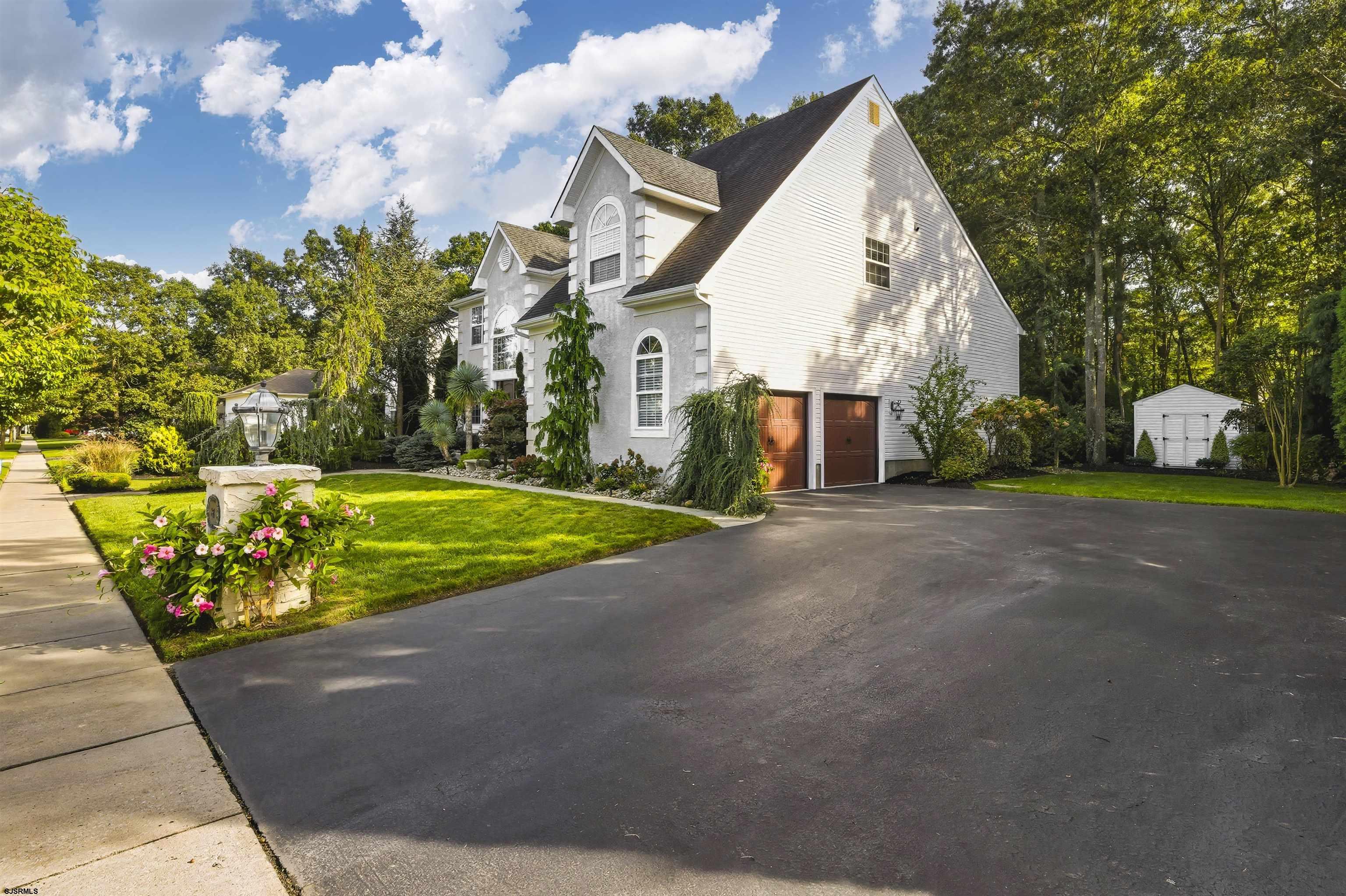267 CHURCHILL Dr - Picture 2