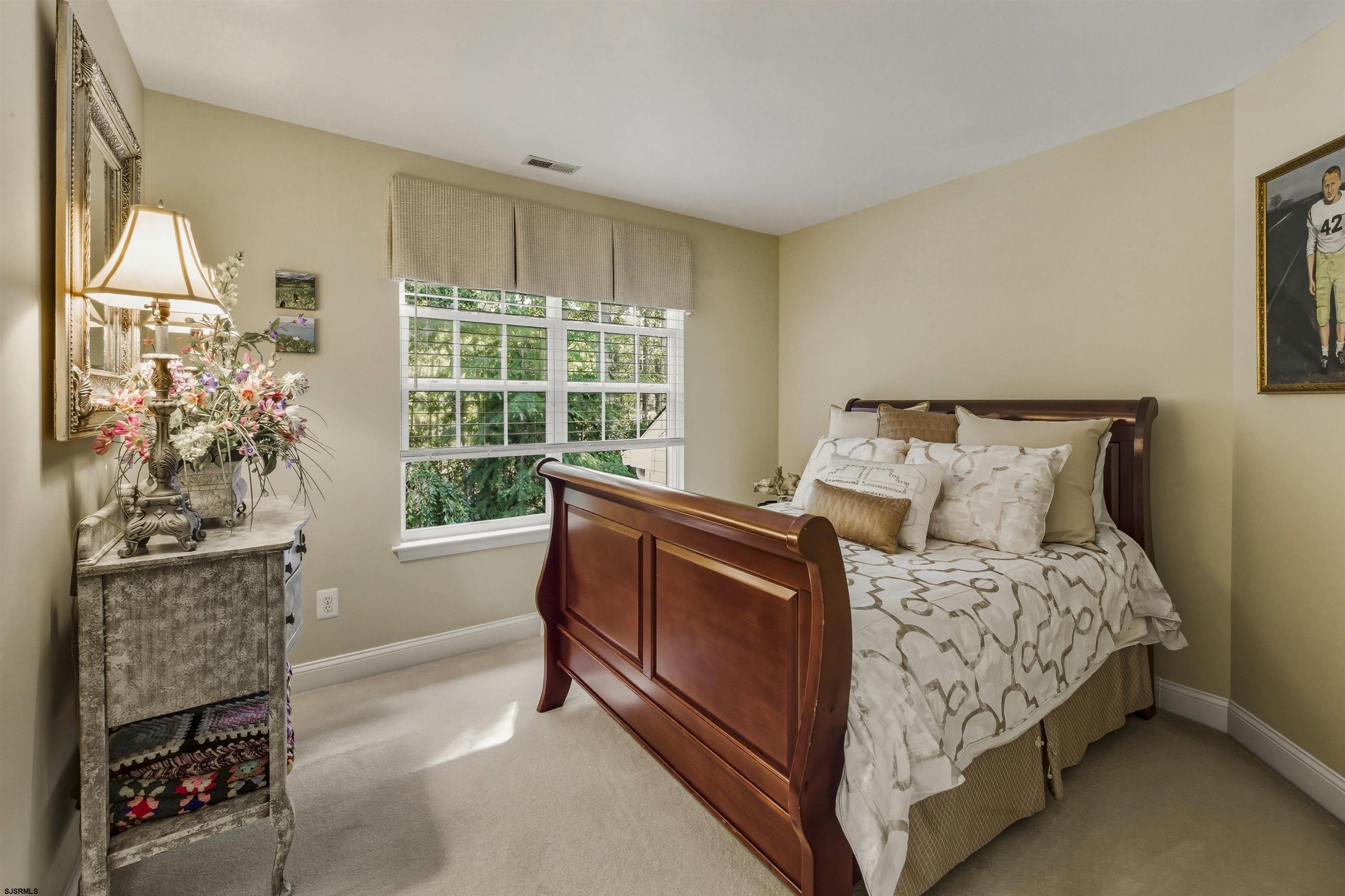 267 CHURCHILL Dr