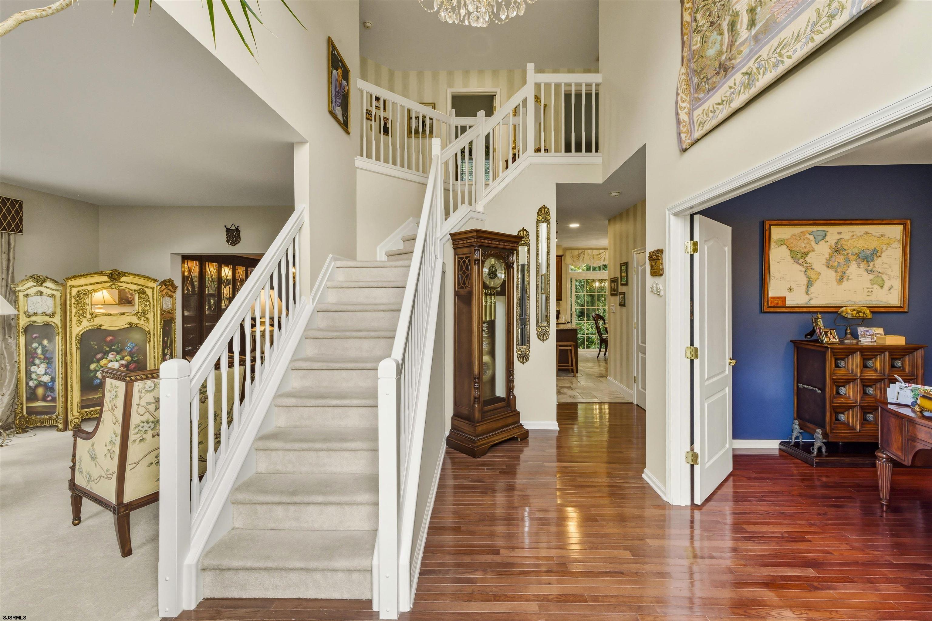 267 CHURCHILL Dr - Picture 4