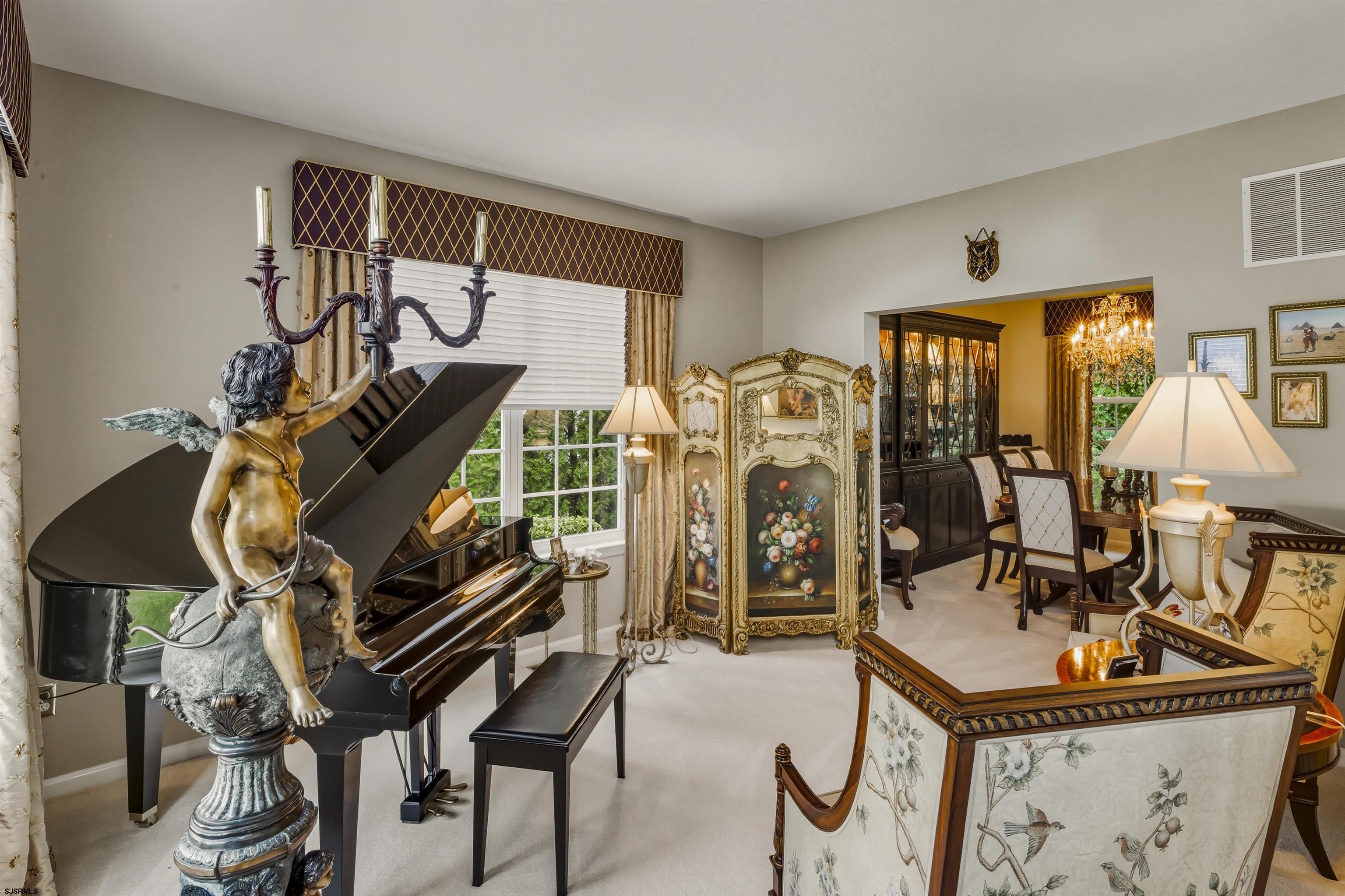 267 CHURCHILL Dr
