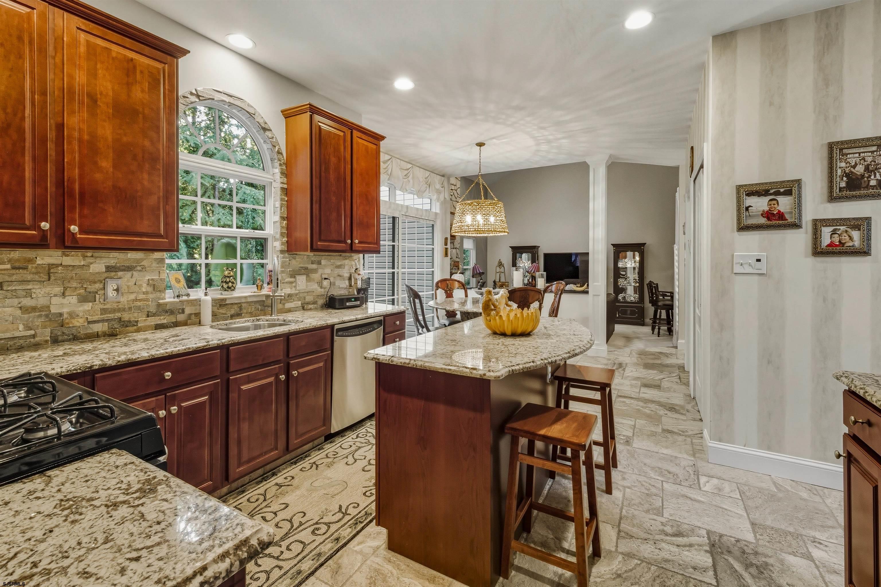 267 CHURCHILL Dr