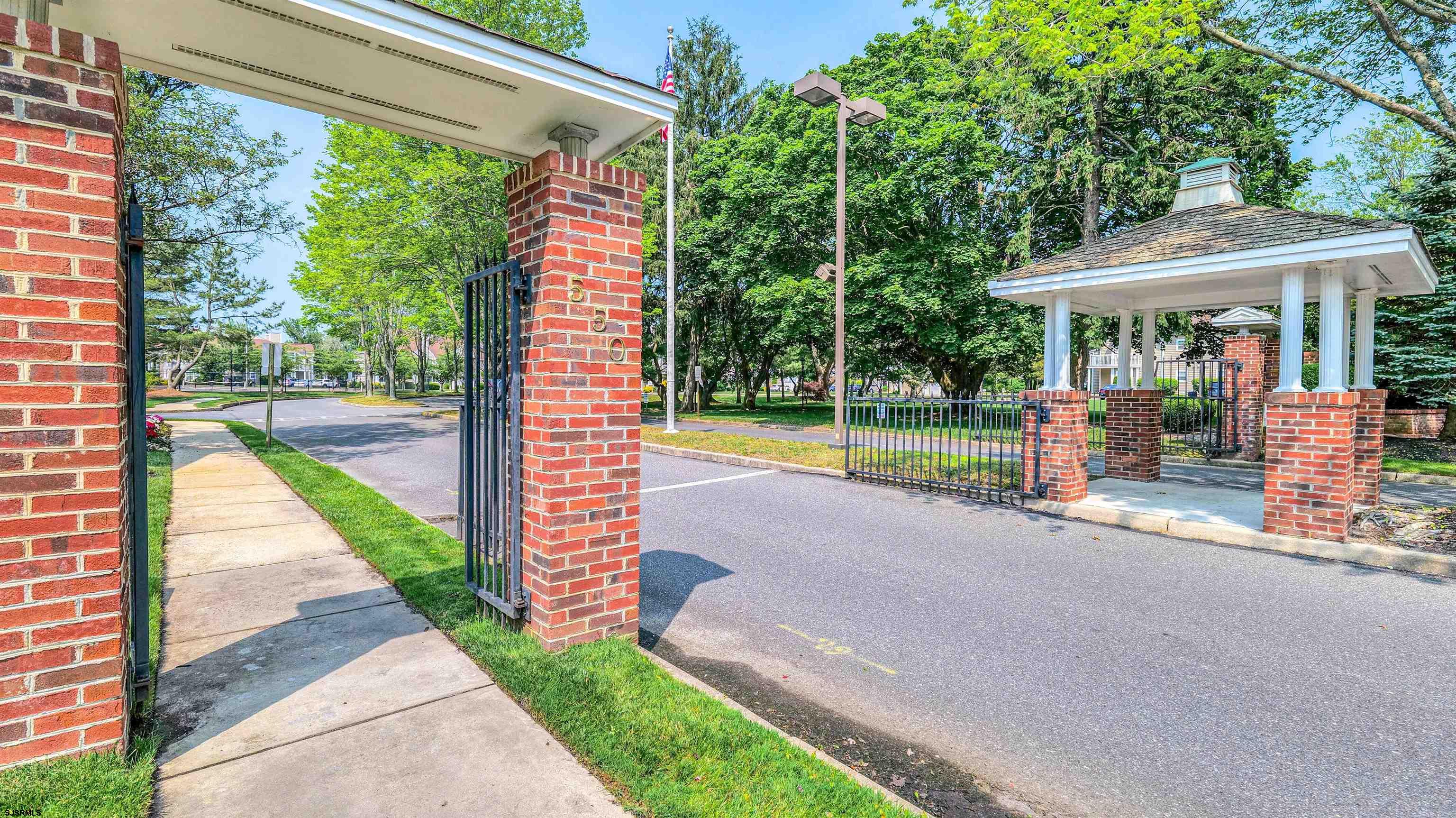 550 Central Avenue