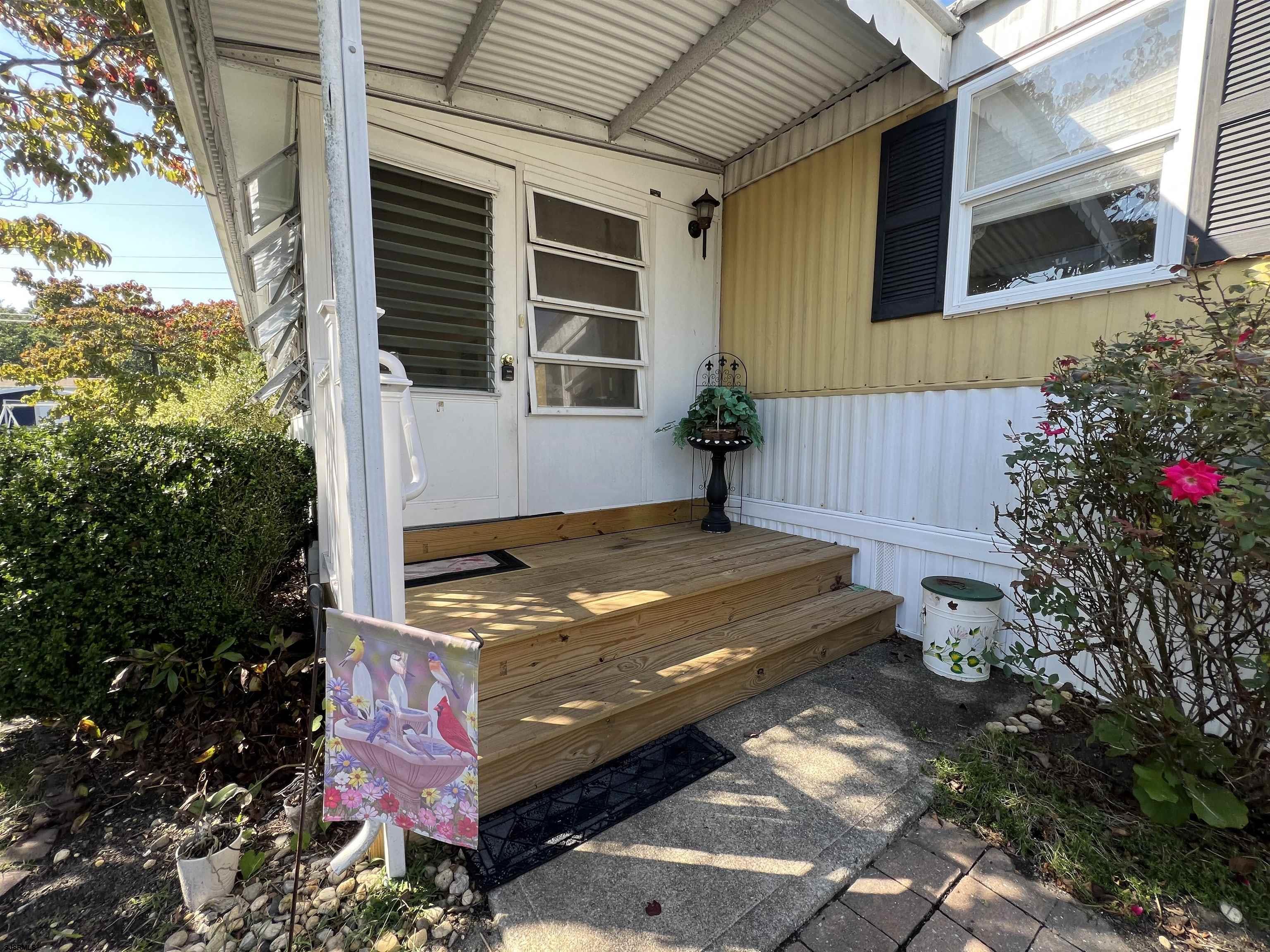124 Amherst Dr Dr - Picture 1