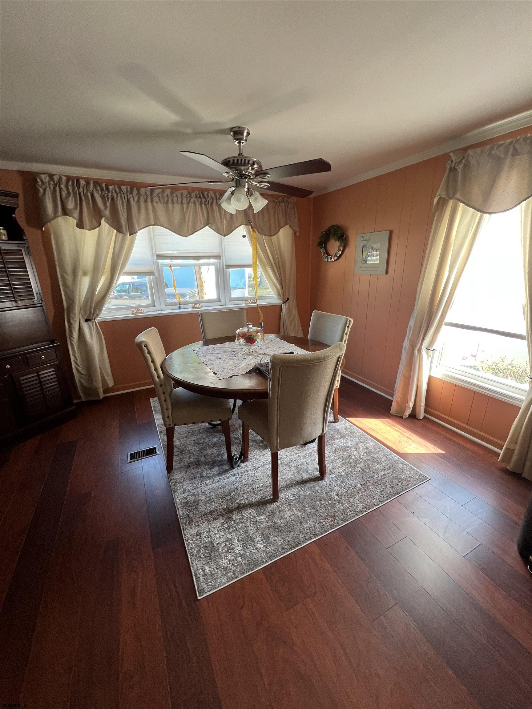 124 Amherst Dr Dr