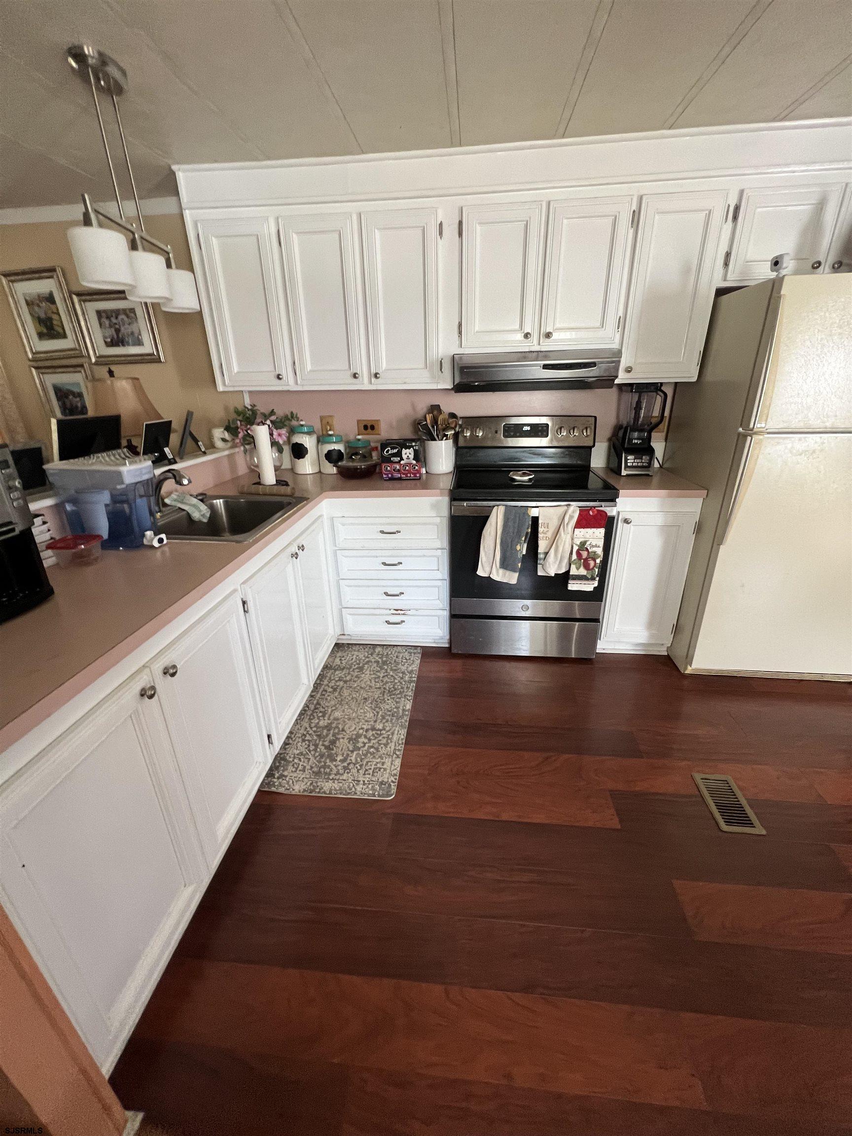 124 Amherst Dr Dr