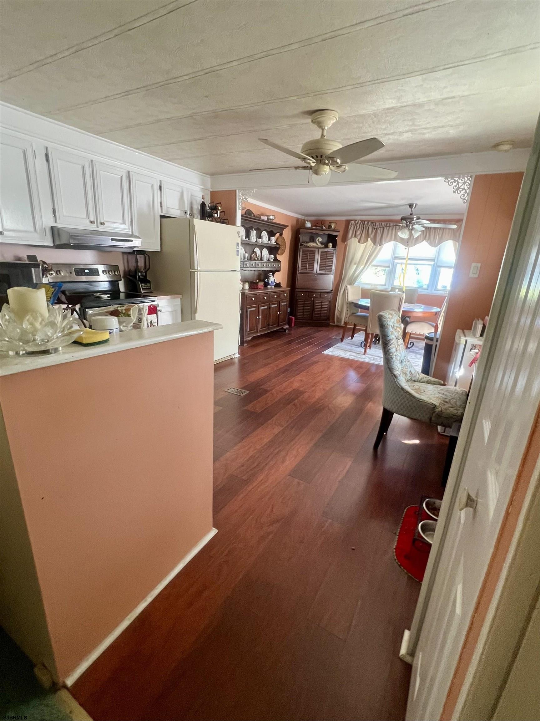 124 Amherst Dr Dr