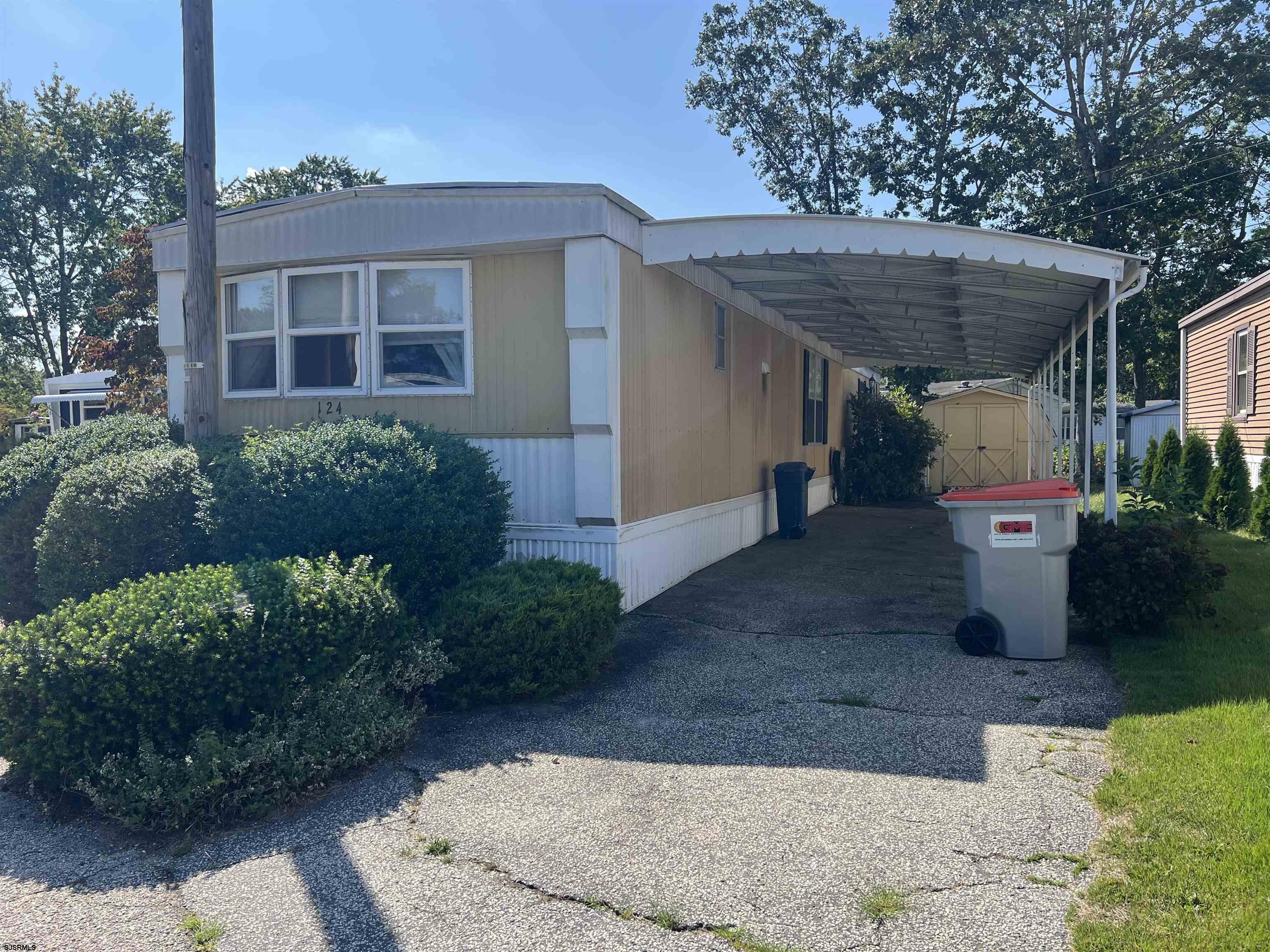 124 Amherst Dr Dr - Picture 2