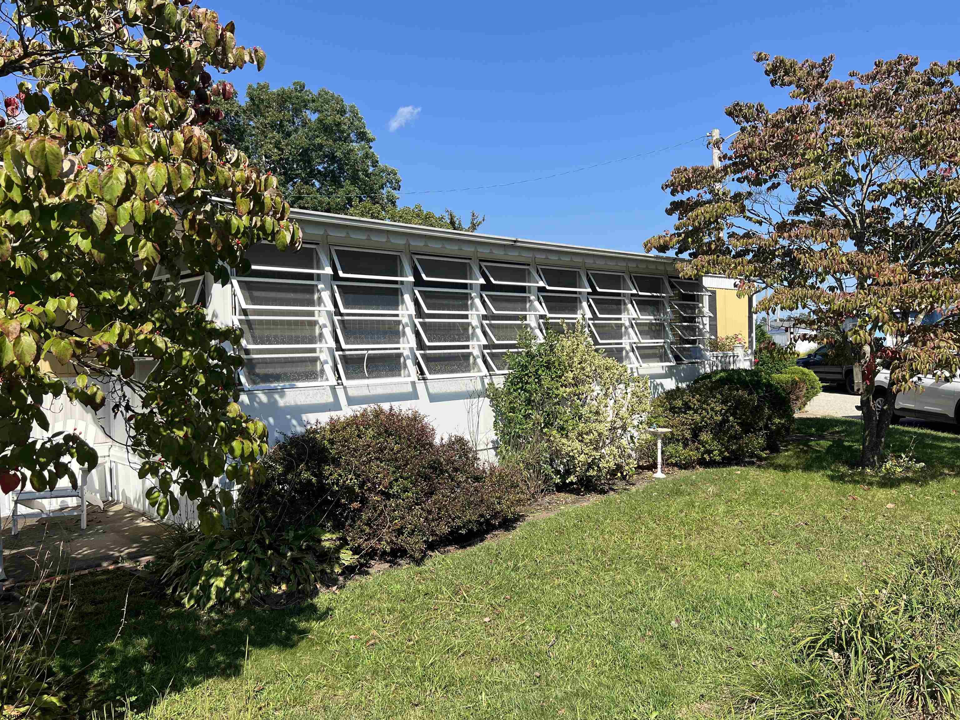 124 Amherst Dr Dr