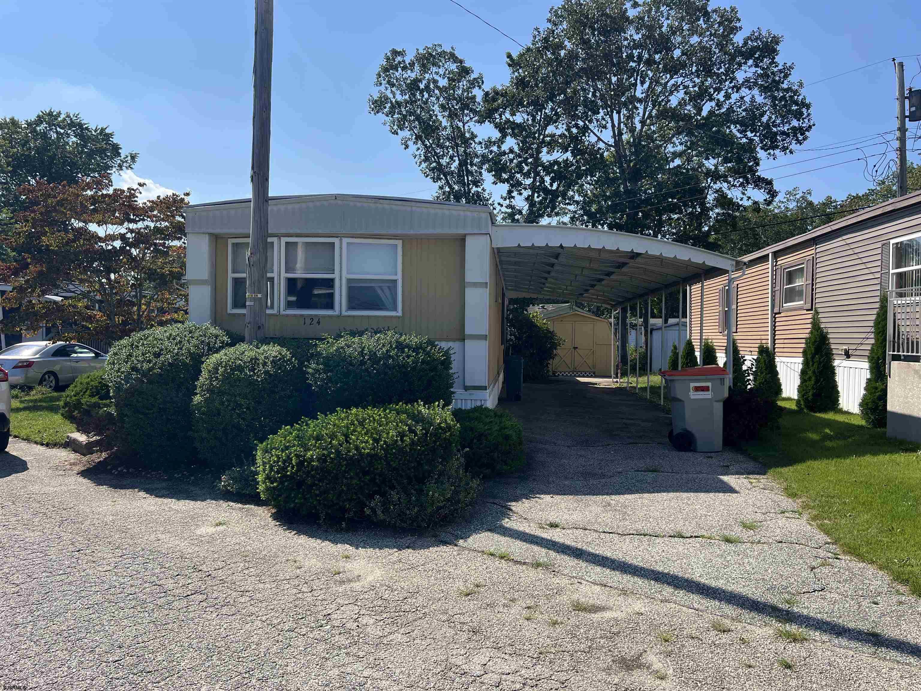 124 Amherst Dr Dr - Picture 3