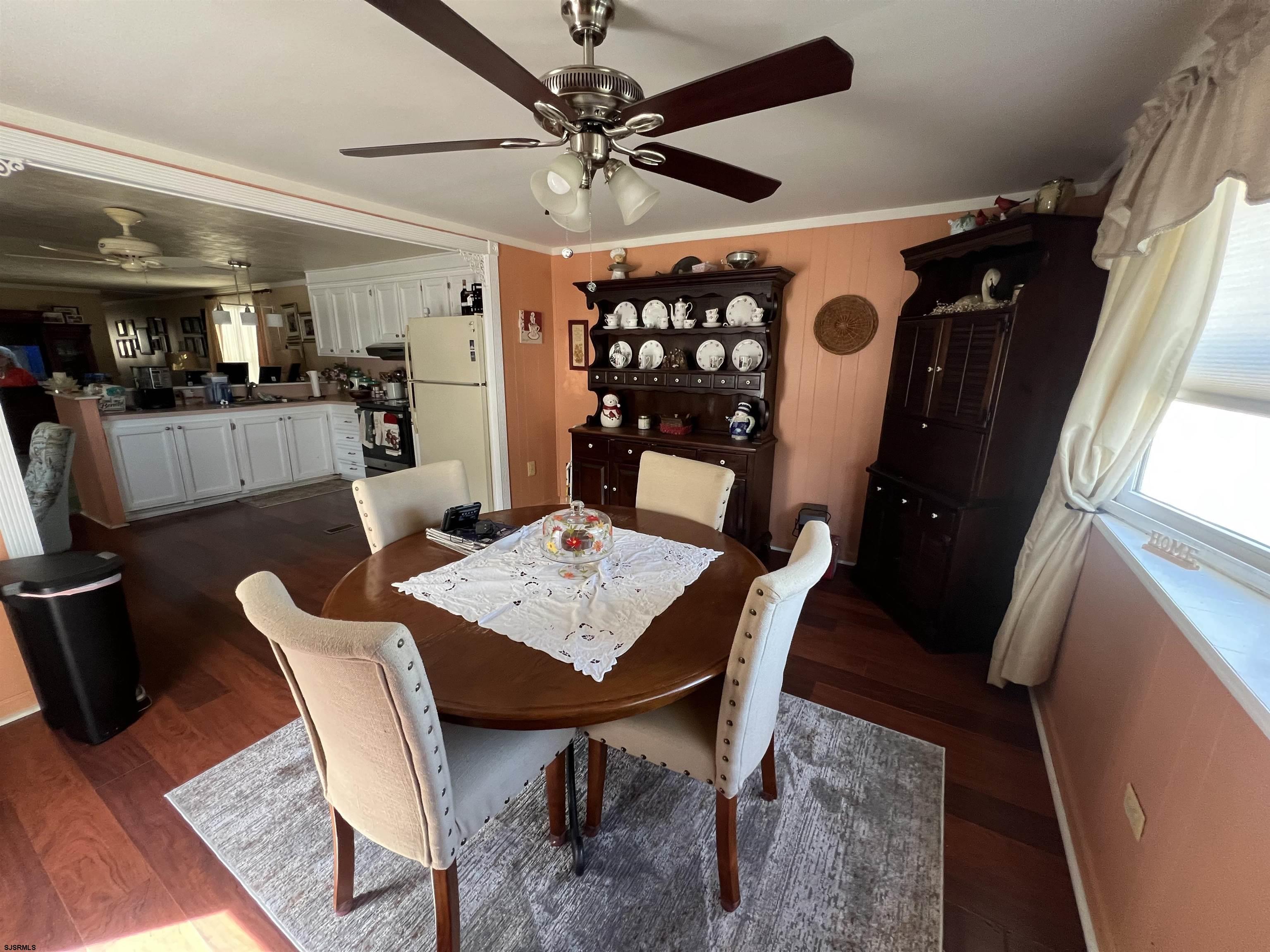 124 Amherst Dr Dr