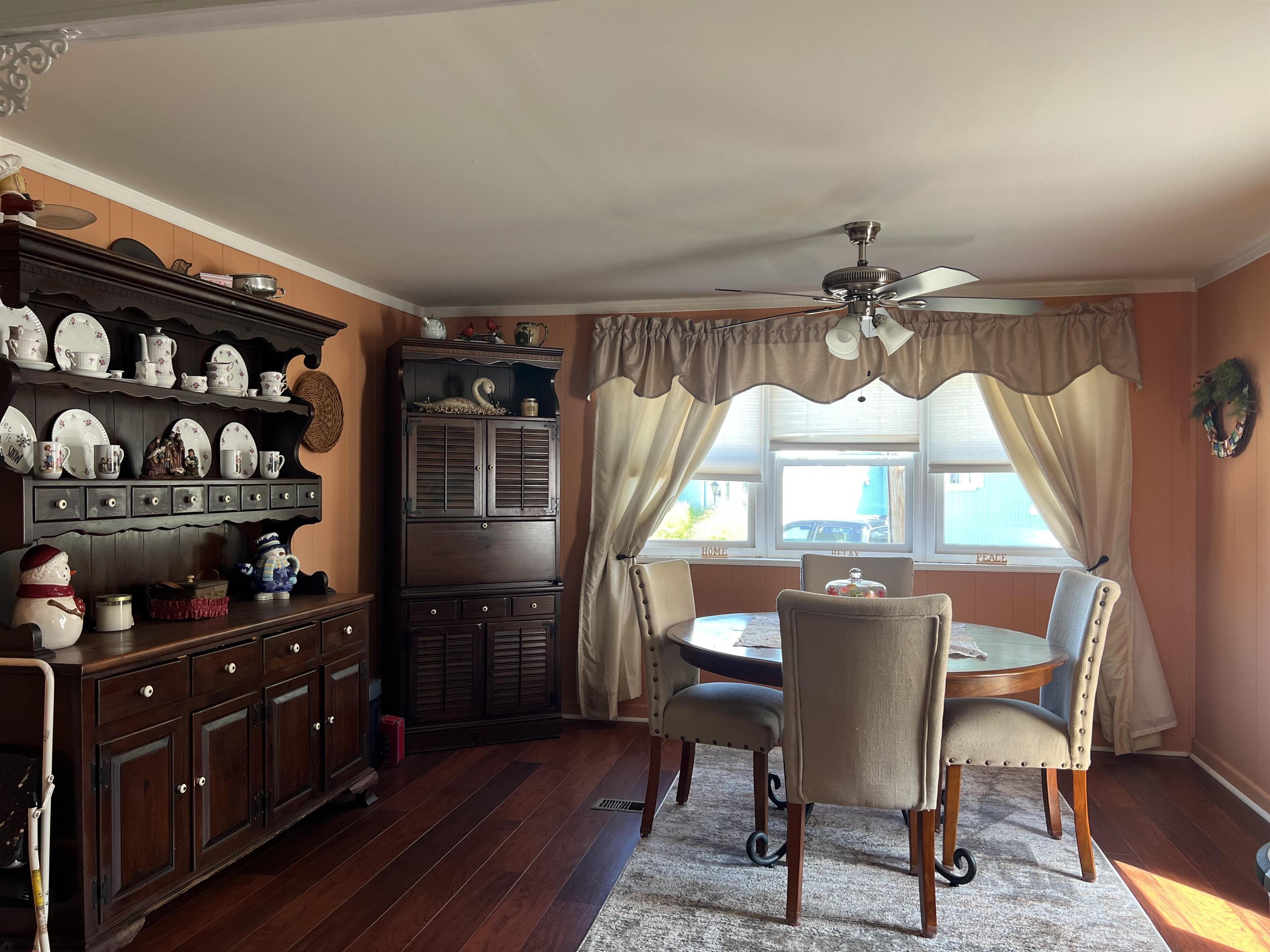 124 Amherst Dr Dr