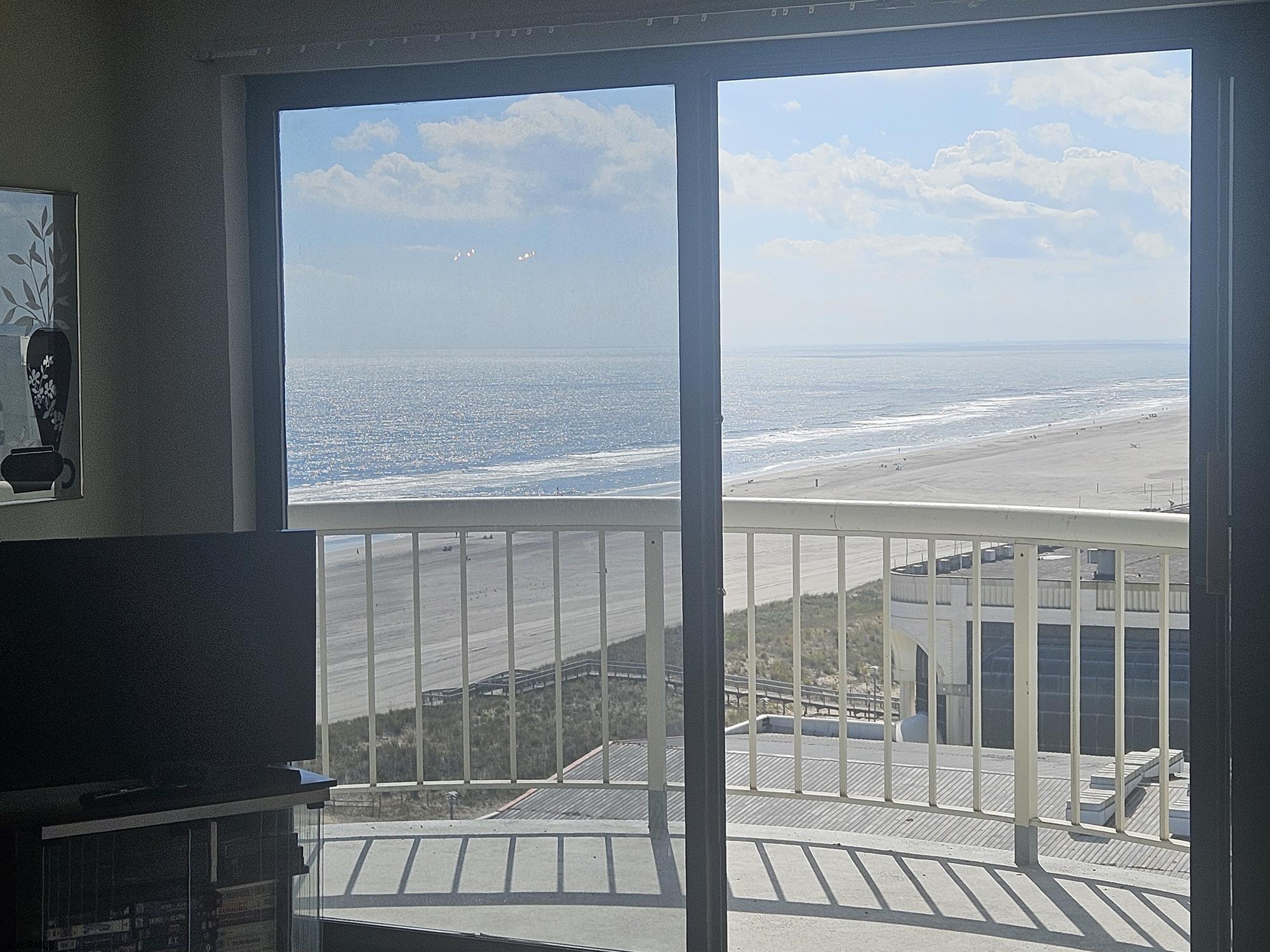 3101 Boardwalk - Picture 3